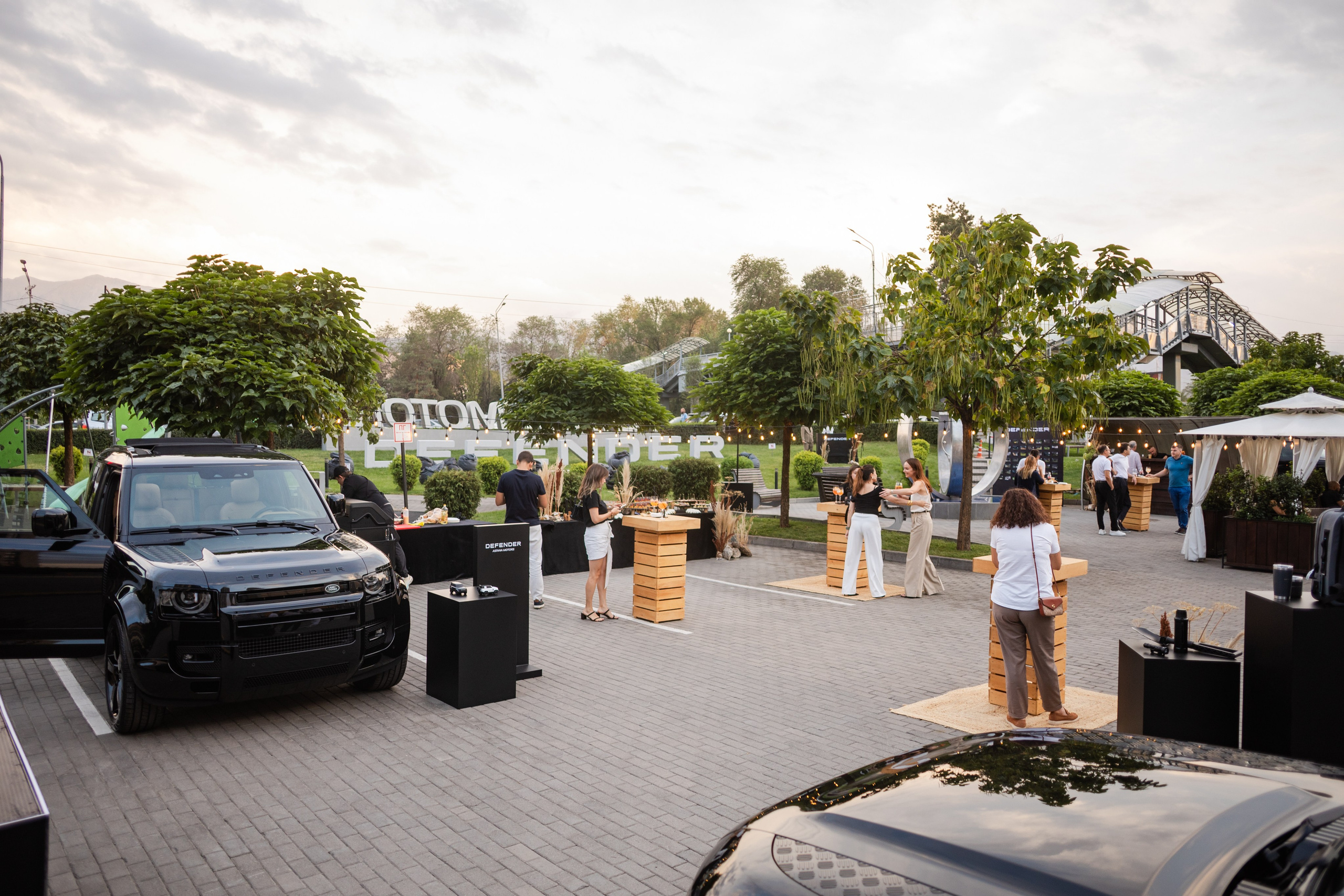 Репортражная съемка для автоцентра Land Rover Алматы. Коммерческий и репортажный фотограф в Алматы — Jora Abramov