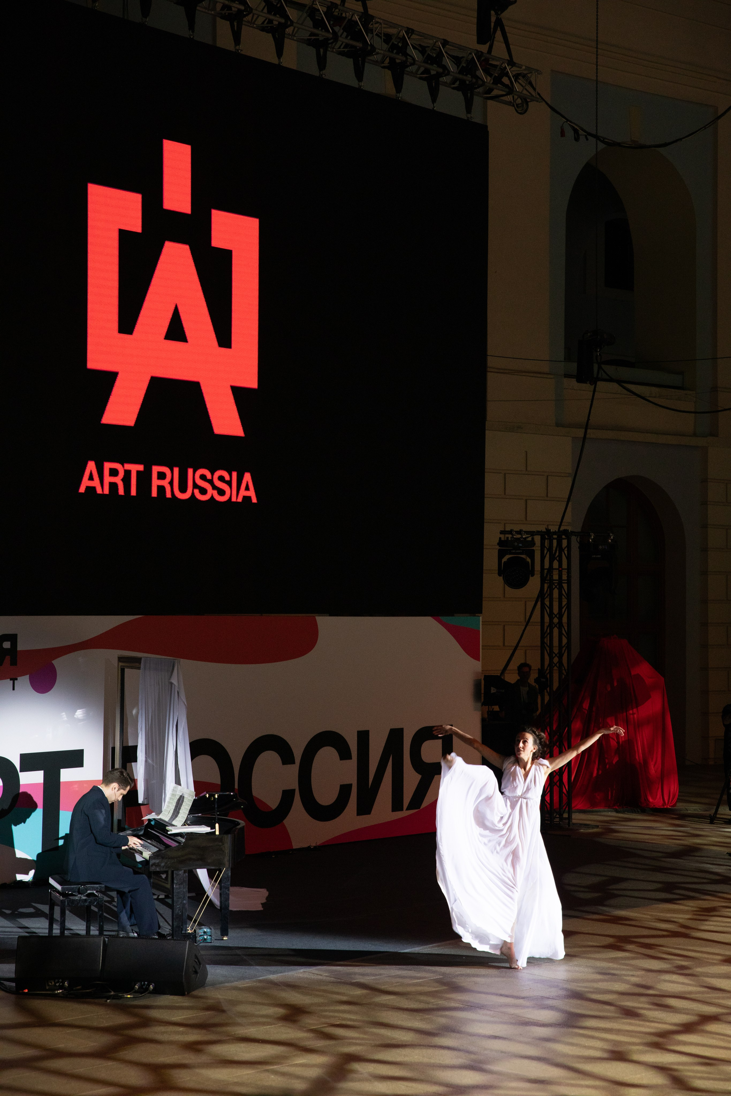 Арт Россия 2025 в Манеже. Фотограф в Москве Яна Полосина