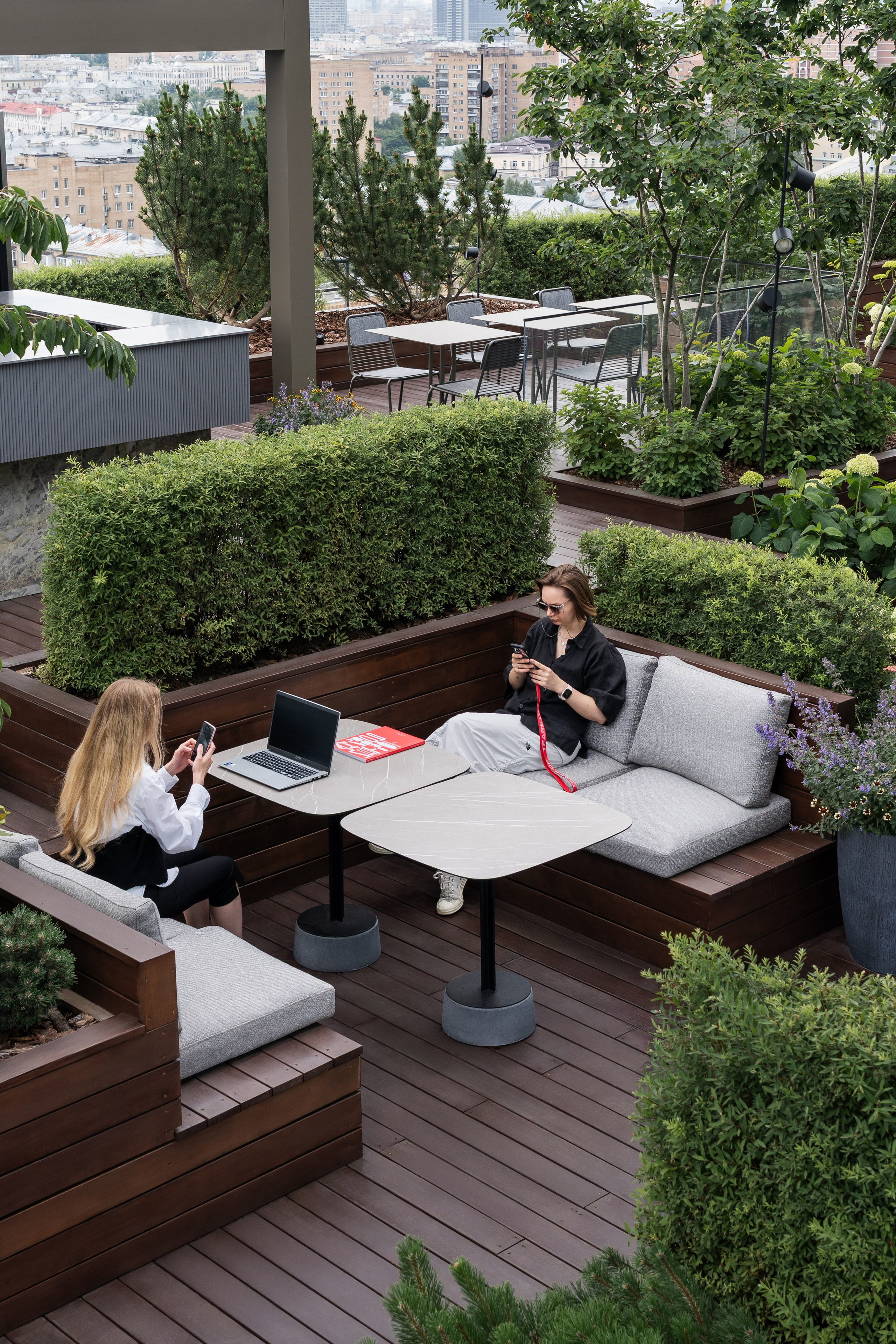 Brusnika office terrace, Moscow. Артамонов Александр | Архитектурный и ландшафтный фотограф