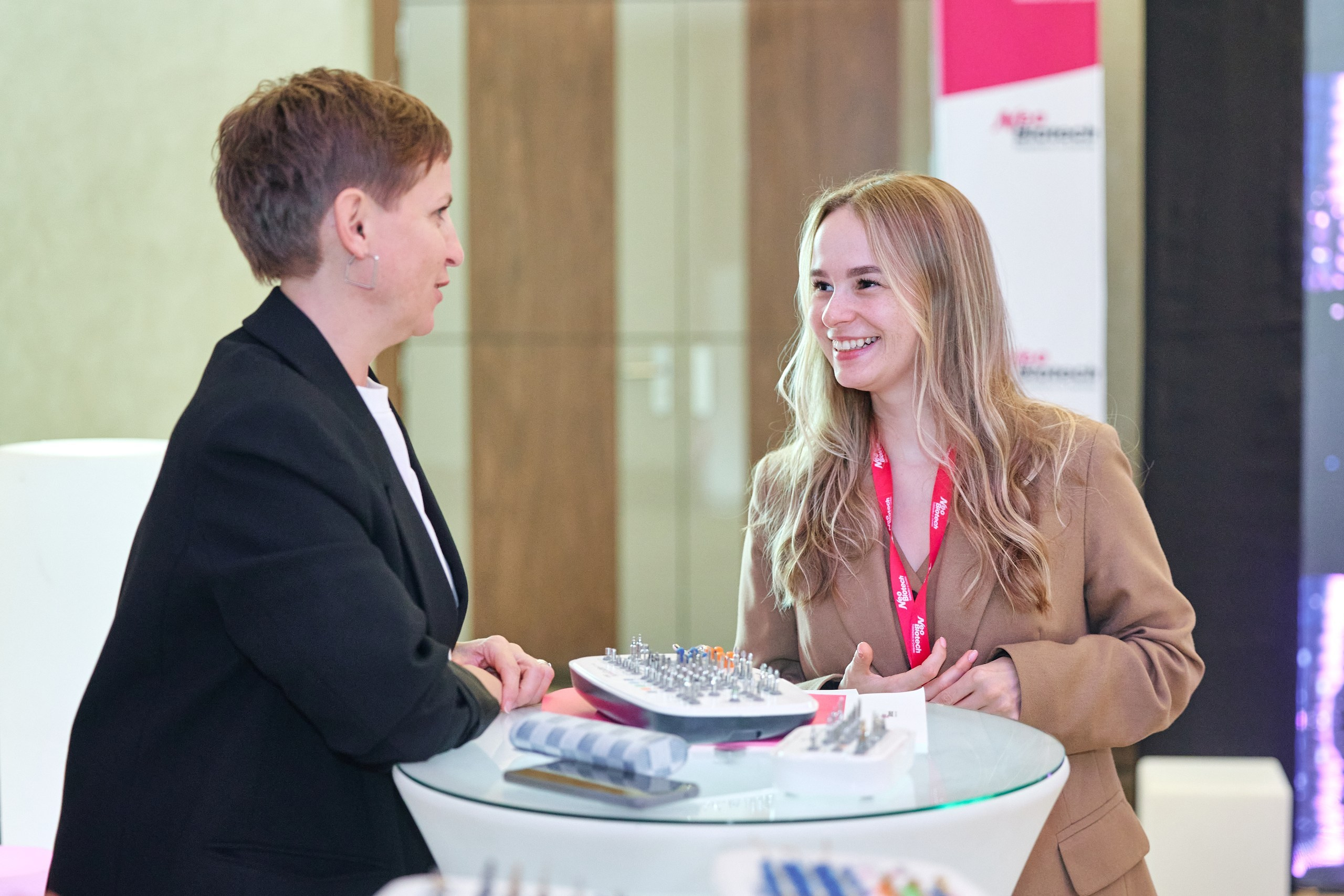 Конгресс имплантологов Neo Biotech 2025. Антон Артюшин, портретный фотограф. Москва