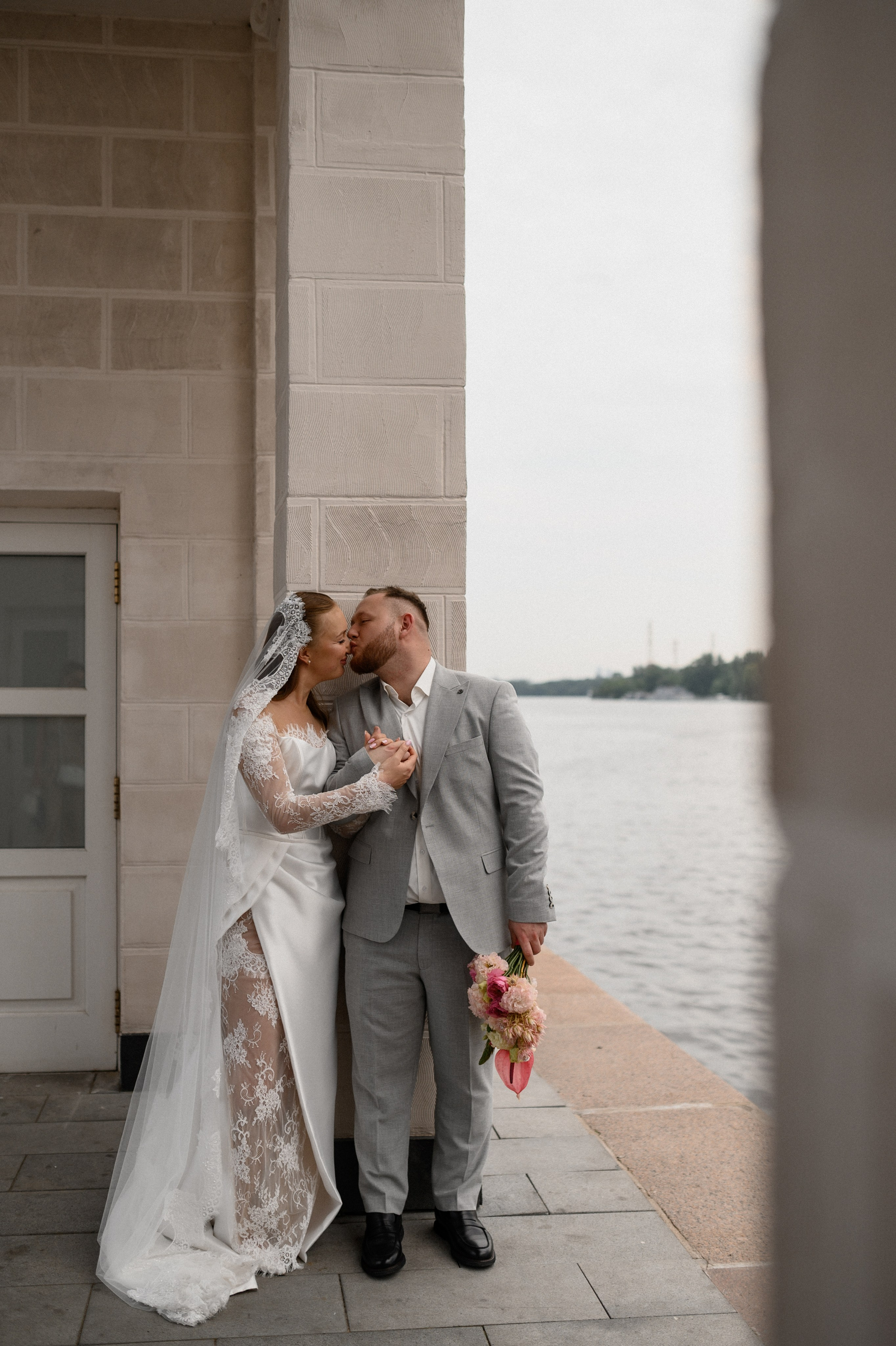 Денис и Даша. Северный речной вокзал. Семейный и свадебный lifestyle-фотограф в Москве Мария Петрова