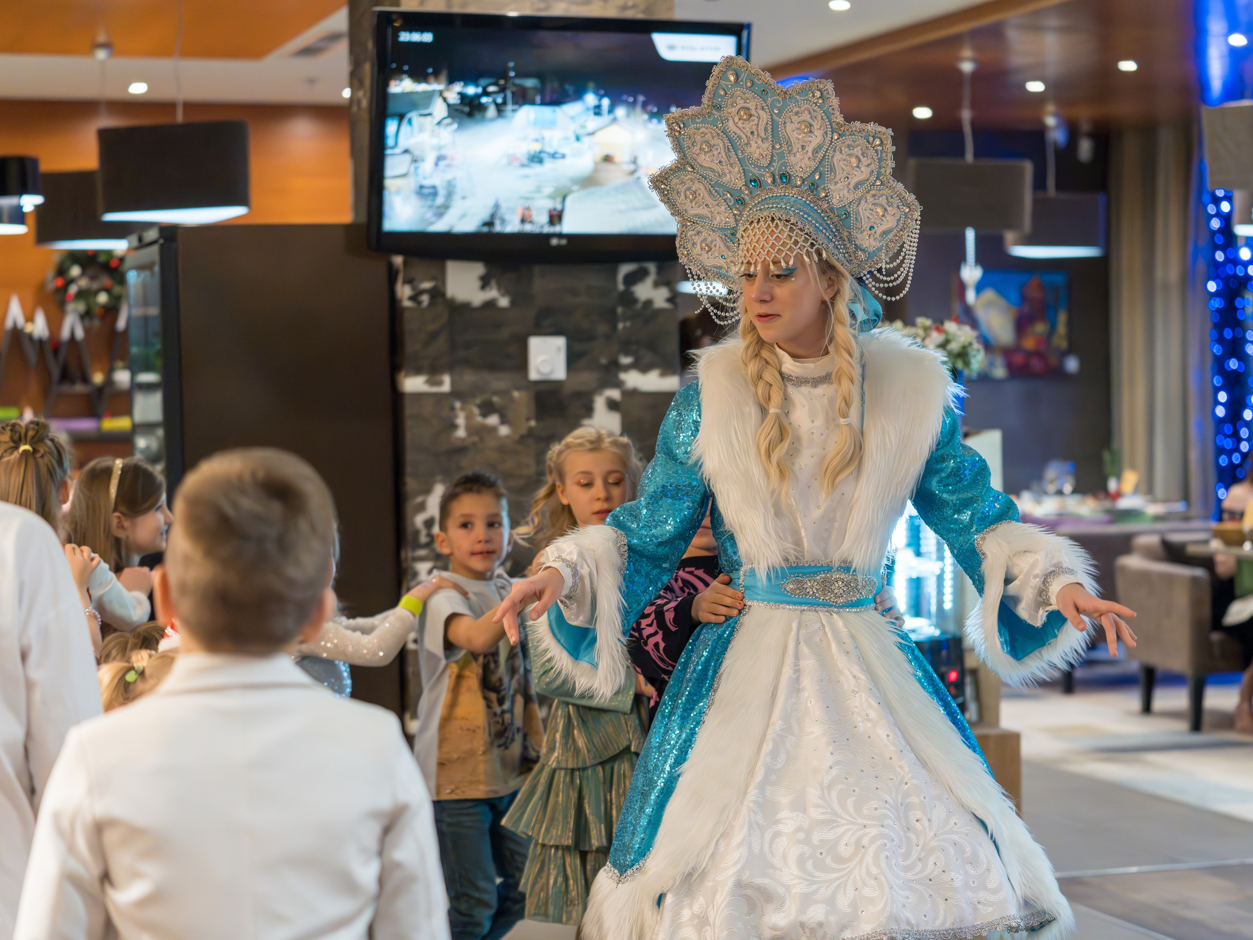 Новый год 2024 в ресторане Эрбелия. Репортажный фотограф в Красной Поляне и Сочи Павлюченко Екатерина