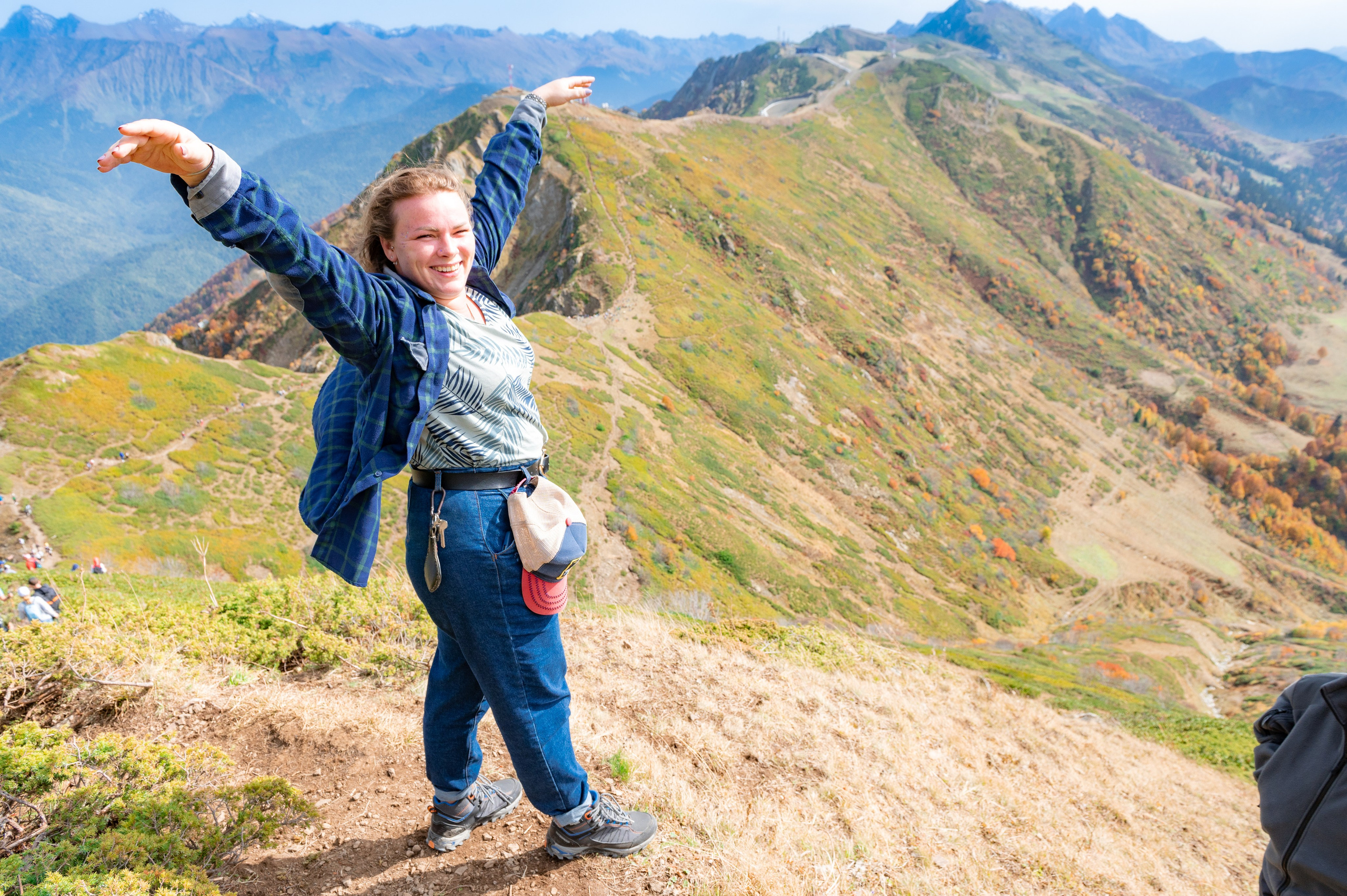 Хайкинг по трем курортам Красной Поляны 2022. Репортажный фотограф в Красной Поляне и Сочи Павлюченко Екатерина