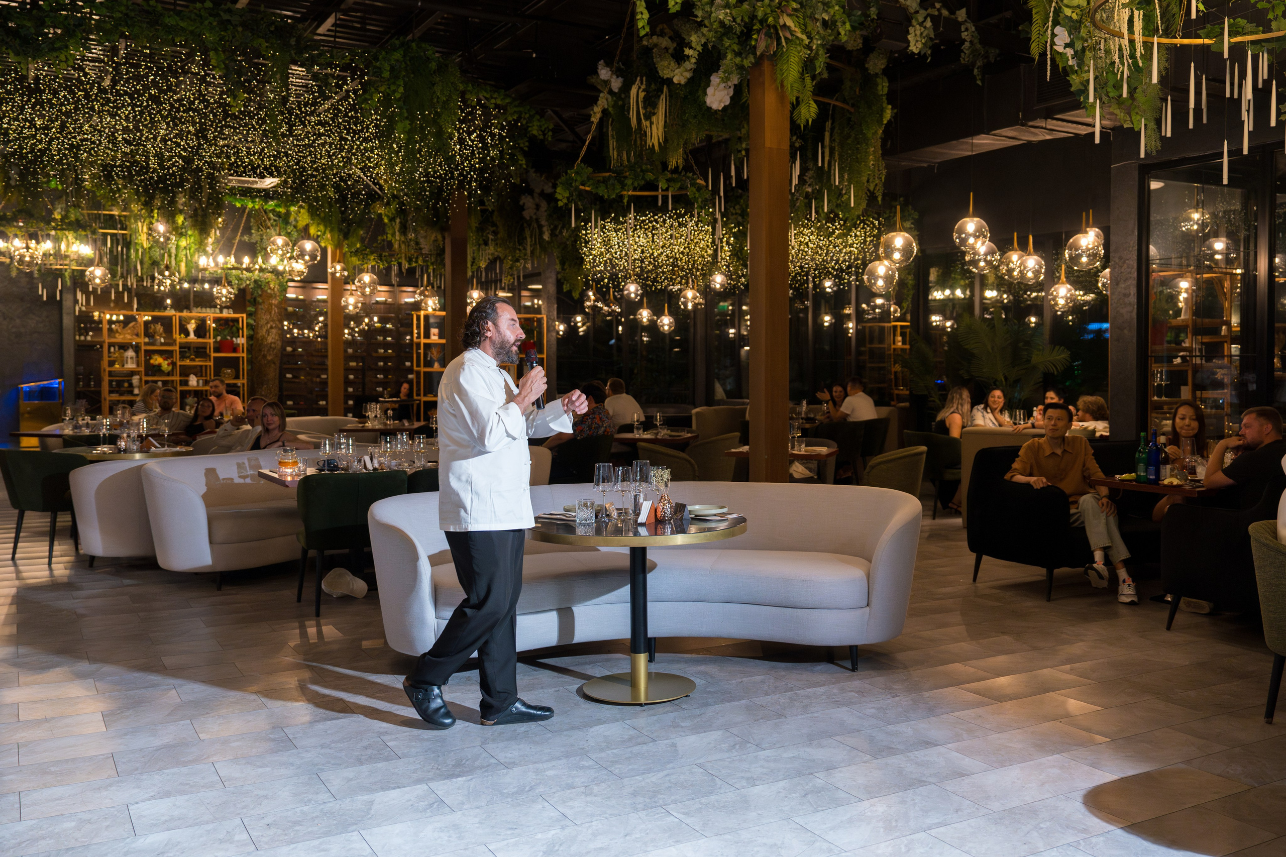 Гастрономический ужин «Лесная Италия» с Мирко Дзаго в ресторане RiverSide. Репортажный фотограф в Красной Поляне и Сочи Павлюченко Екатерина