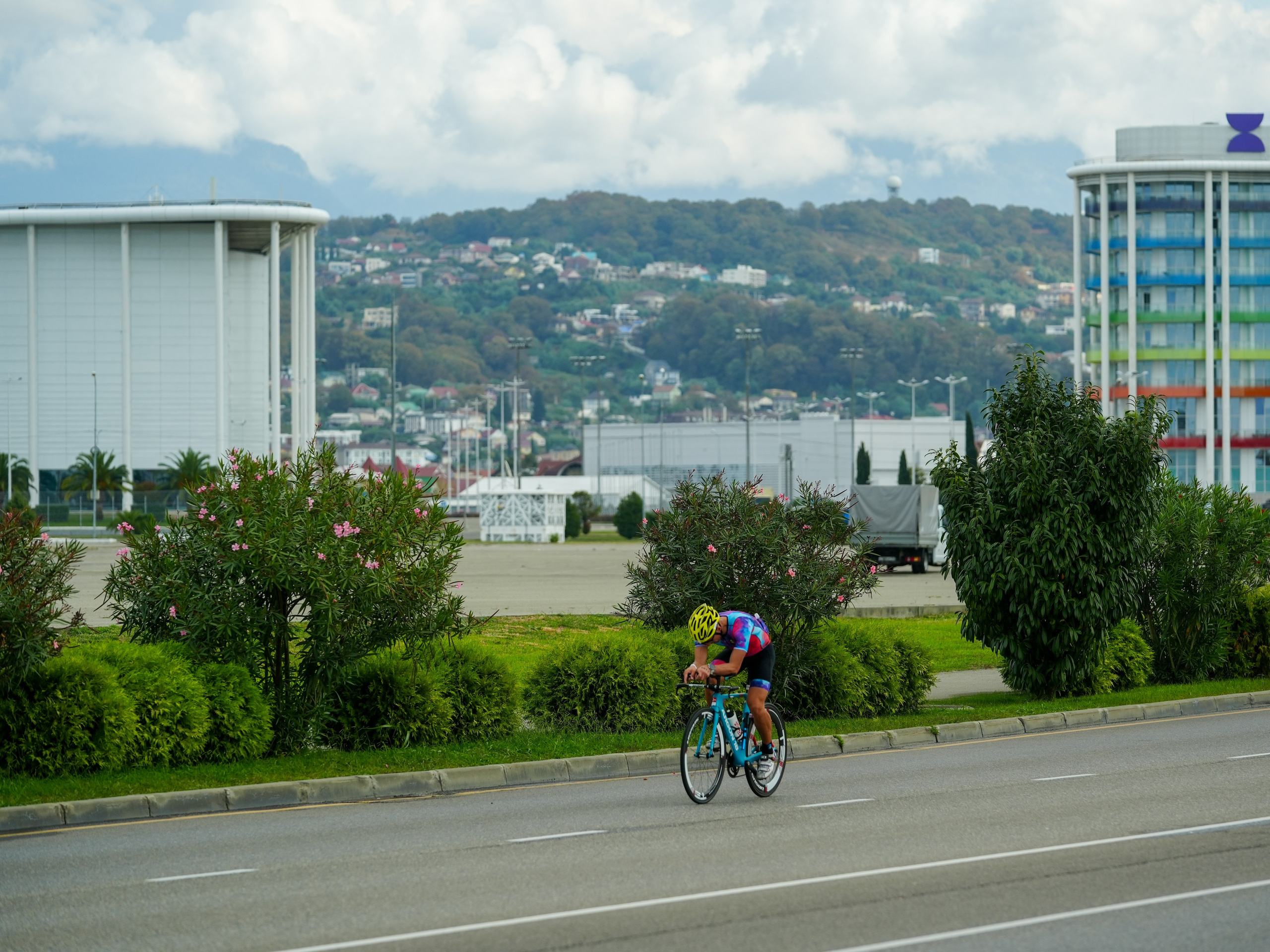 Фотоотчет партнерской интеграции для компании TELE2 на фестивале Ironstar. Репортажный фотограф в Красной Поляне и Сочи Павлюченко Екатерина