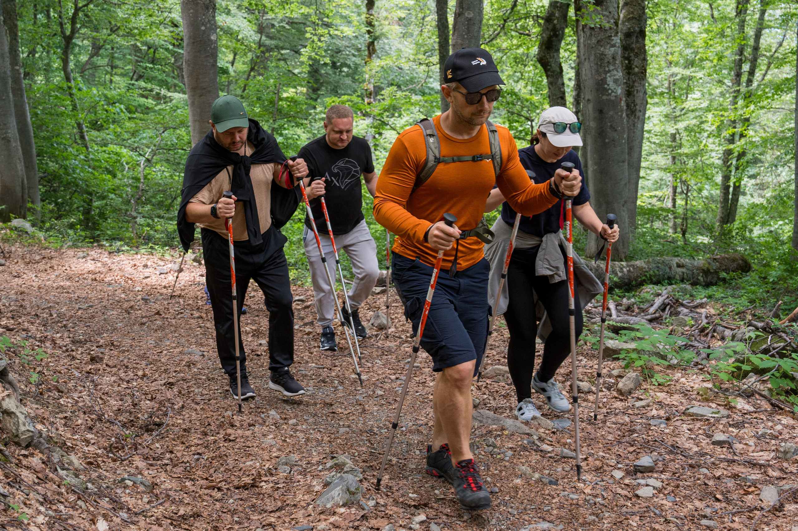 MICE мероприятие для компании «Доставка морем»: хайкинг к Ачипсинским водопадам. Репортажный фотограф в Красной Поляне и Сочи Павлюченко Екатерина