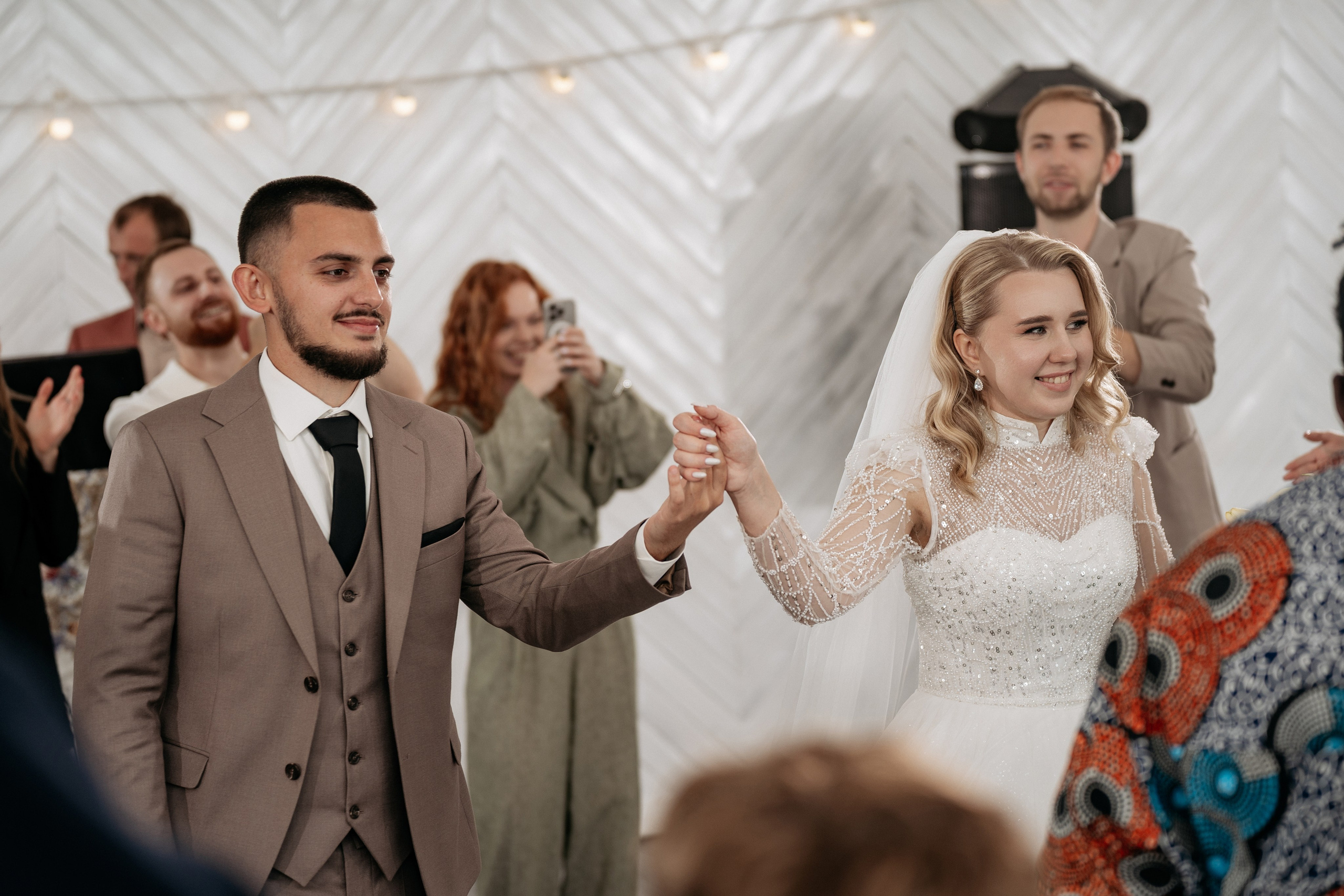 Фотограф Геленджик - эмоциональные речи и поздравления гостей на банкете.