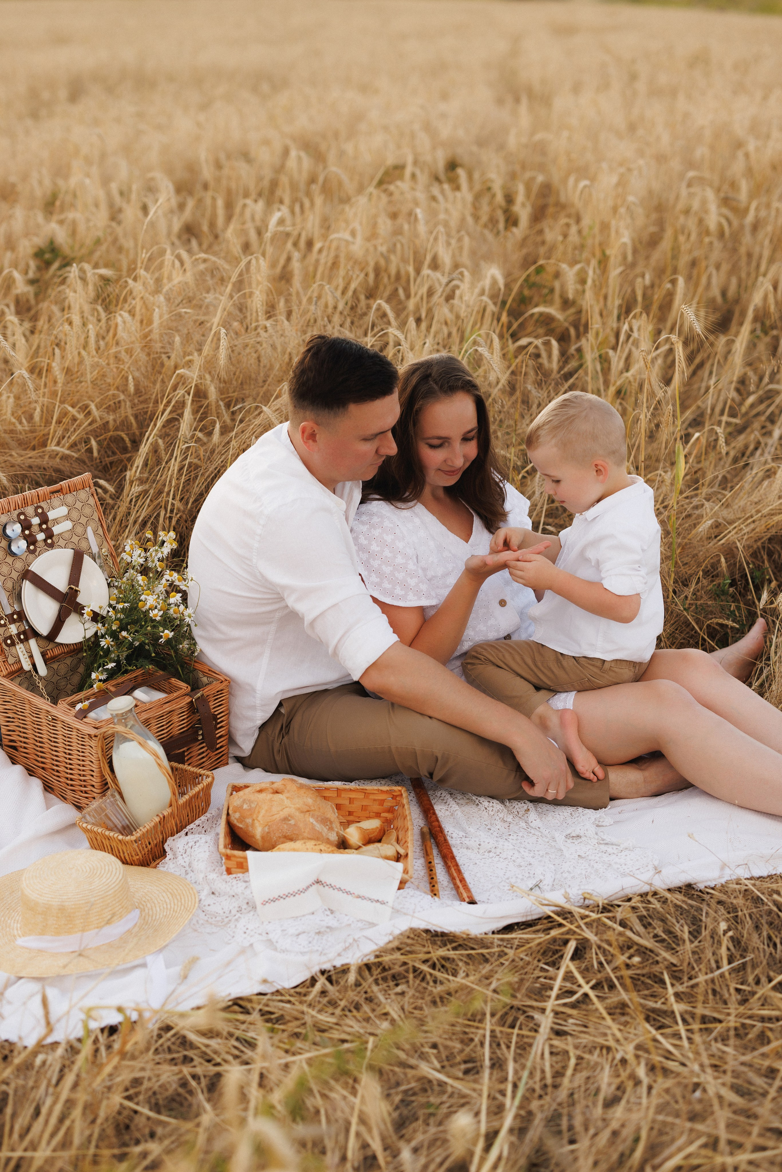 Пшеничное поле, семьи. Семейный и детский фотограф в Краснодаре Анна Трашкова