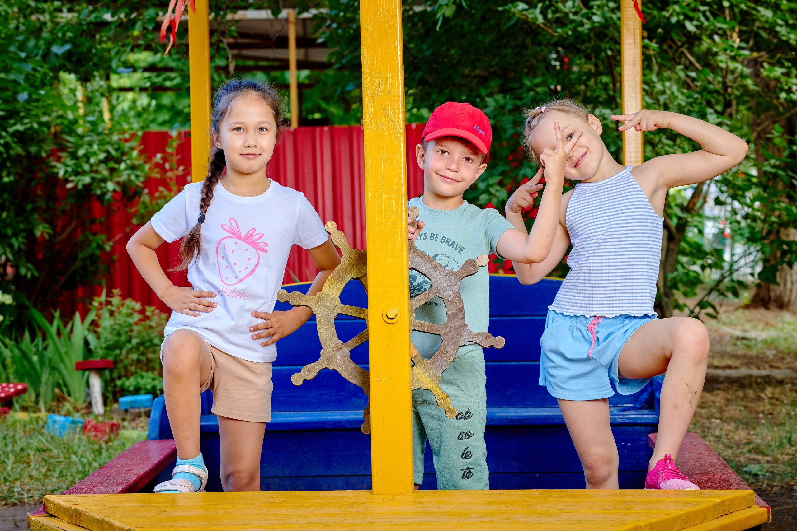 Пример летней съемки в детском саду № 92 Старшая группа Радуга. Фотограф Выпускные альбомы Таганрог Сергей Коробченко