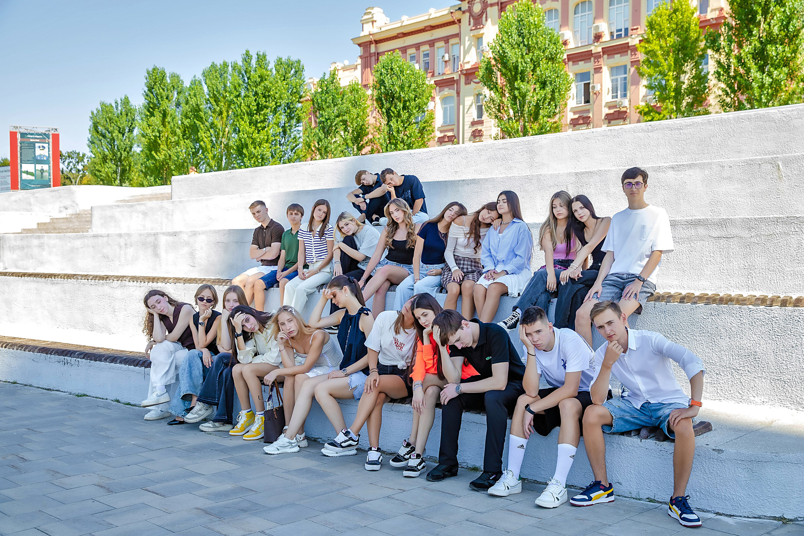 Фотосессия ШКОЛА 80 КЛАСС 11В Выпуск 2026. Современные Выпускные Альбомы в Ростове-на-Дону