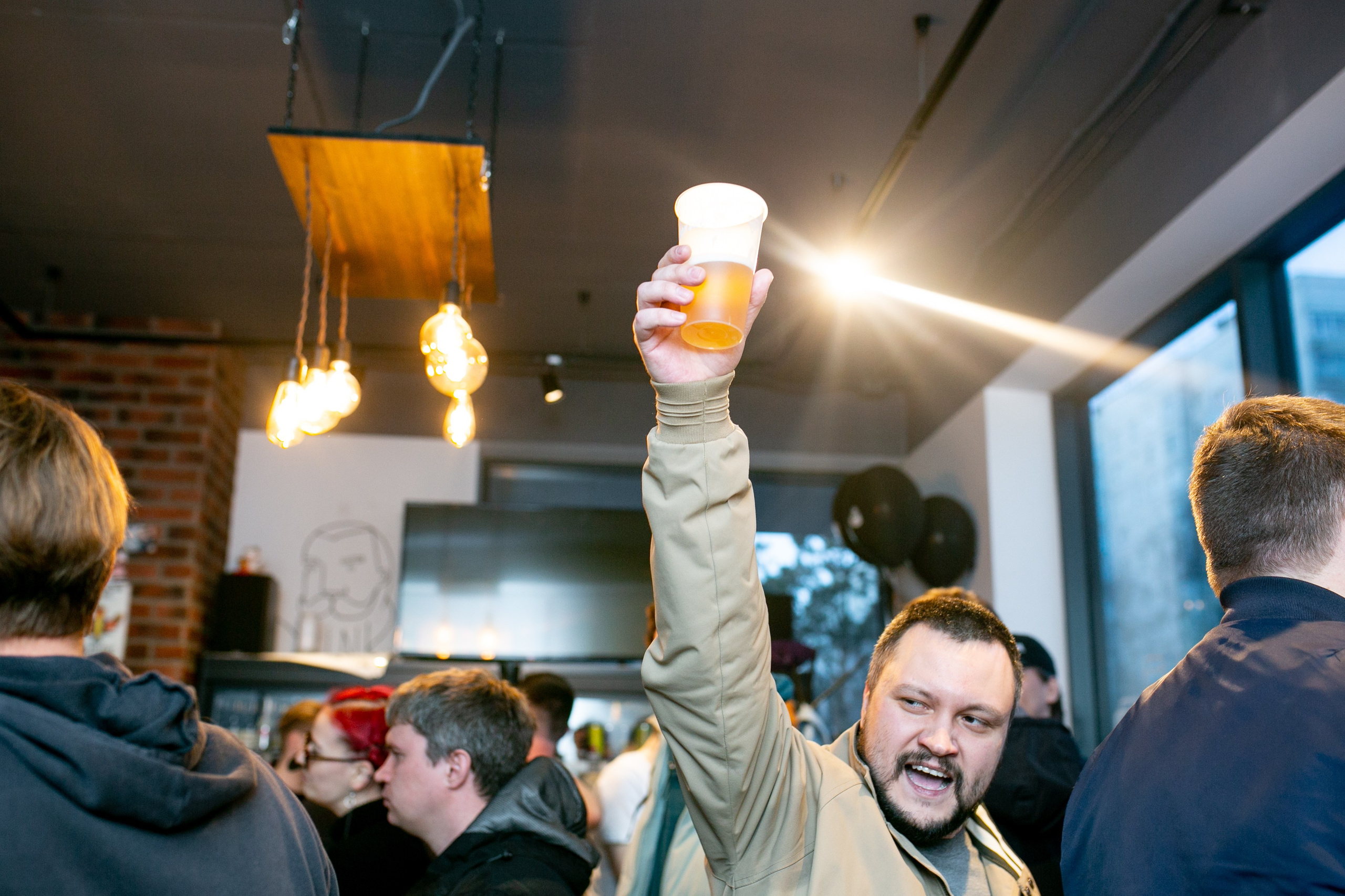 День рождения бара Добрый бондарь. Фотограф в Новосибирске Ася Зверева
