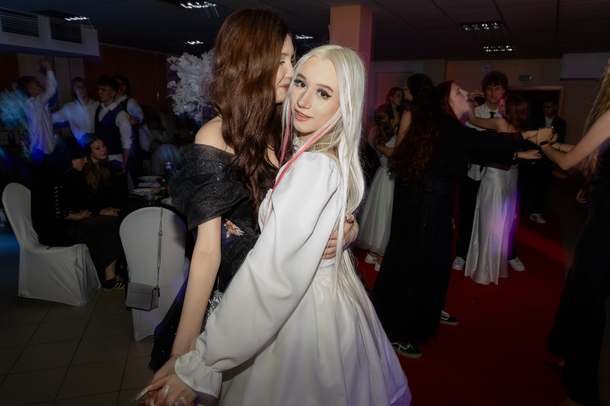 Школьный выпускной 2025 год в Минске, Беларуси. Свадебный фотограф в Минске/Беларуси Сергей Спиридонов