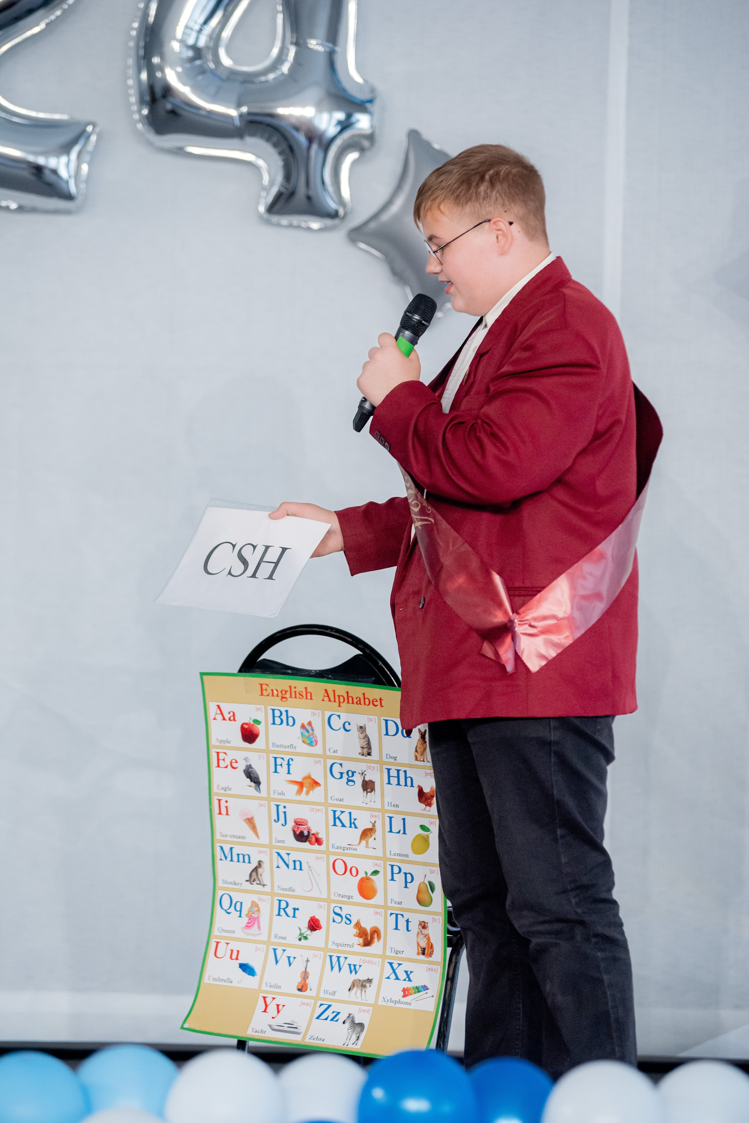 86 школа. Вручение. ДК Тракторозаводского района. Фотограф в Волгограде и Волжском Александр Горбань