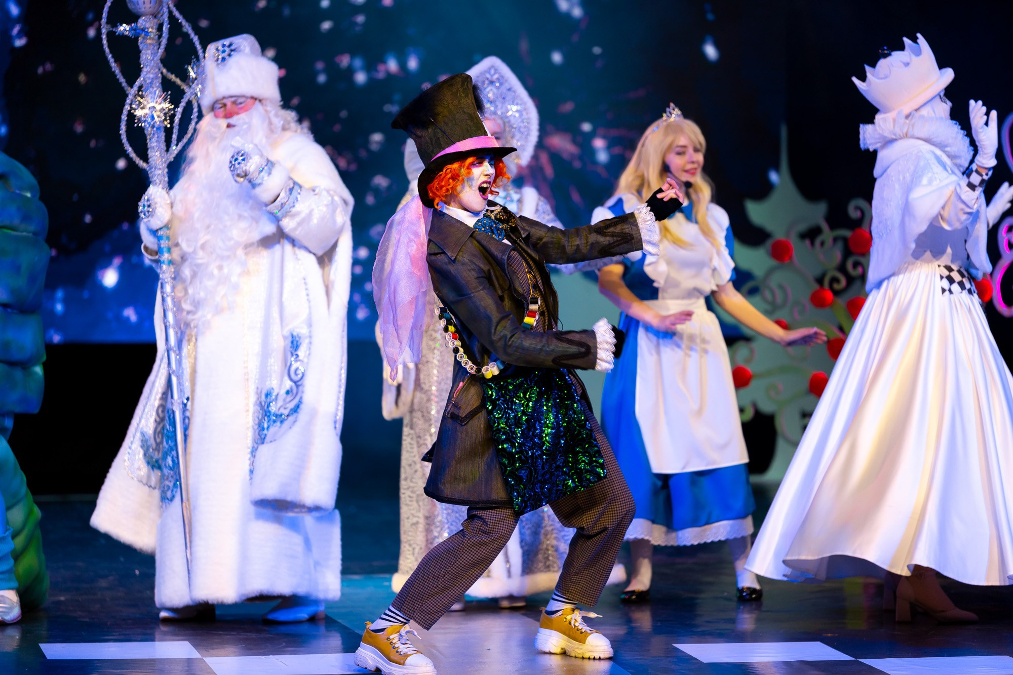 Спектакль в Доме культуры. Андрей Кровлин — фотограф в Славянке