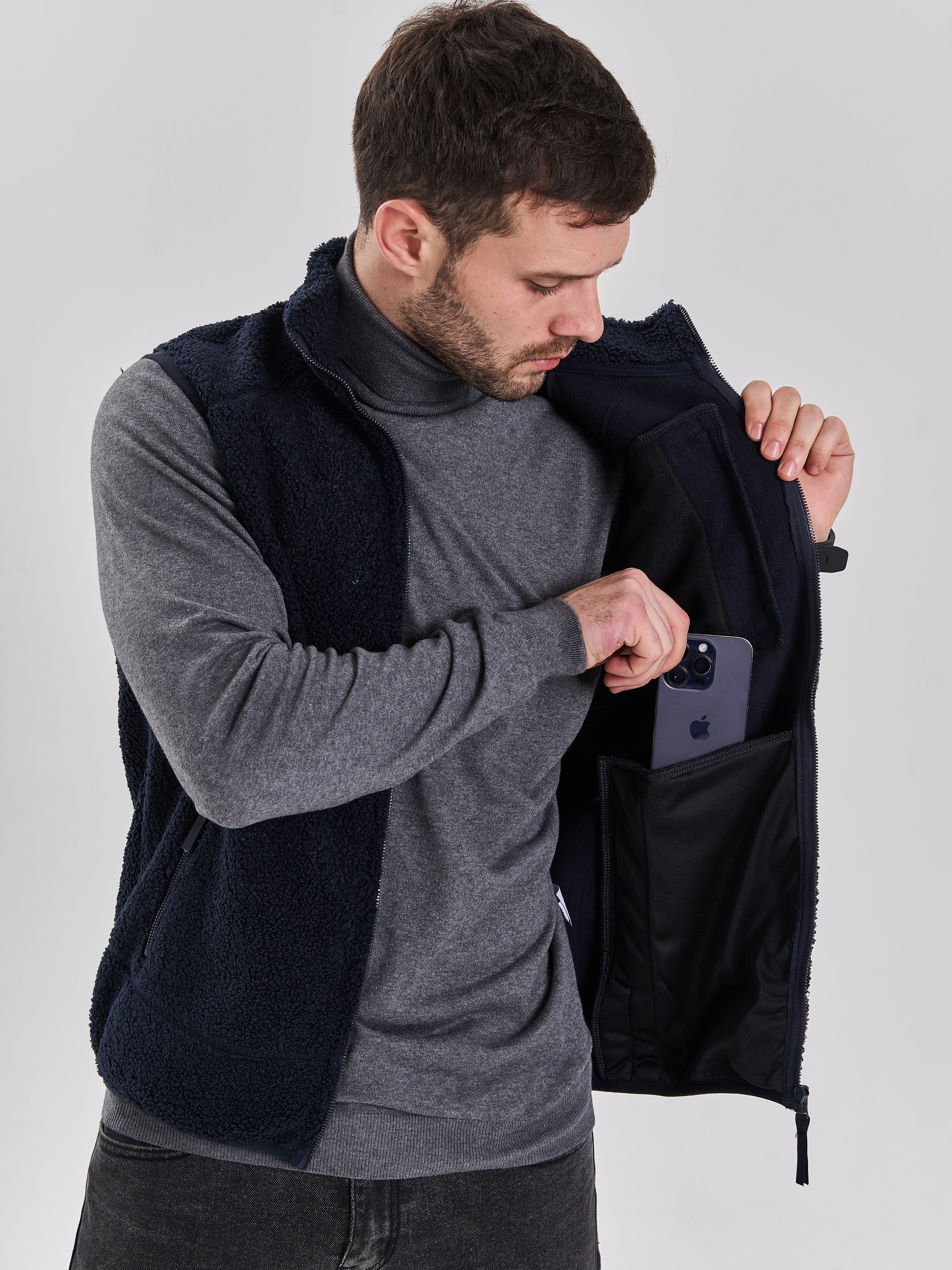 Мужские кофты. Фотограф для маркетплейсов в Москве