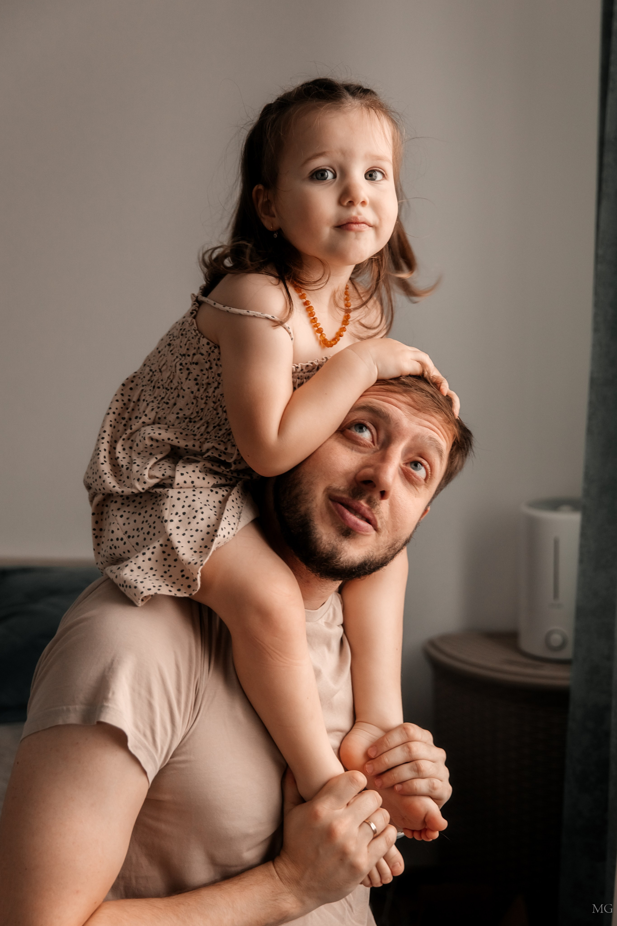 Софа и родители. Маша Гонтарь Семейный домашний репортажный фотограф в Санкт-Петербурге