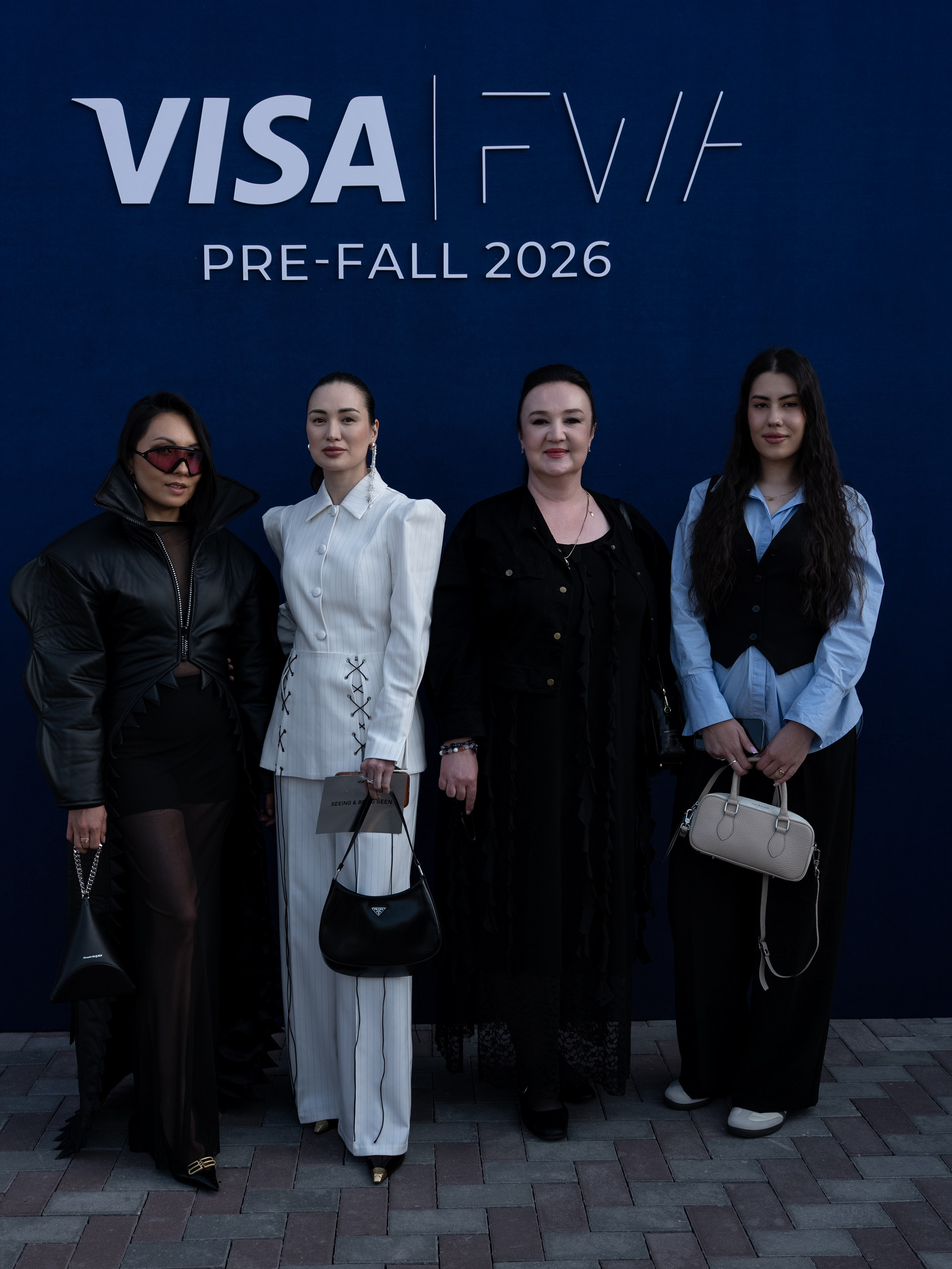 Visa Fashion Week Almaty Pre-Fall 2026 April StreetStyle Day 1. Сайт Алматинского НЮ АРТ, будуар и фэшн фотографа Дениса Карпенко