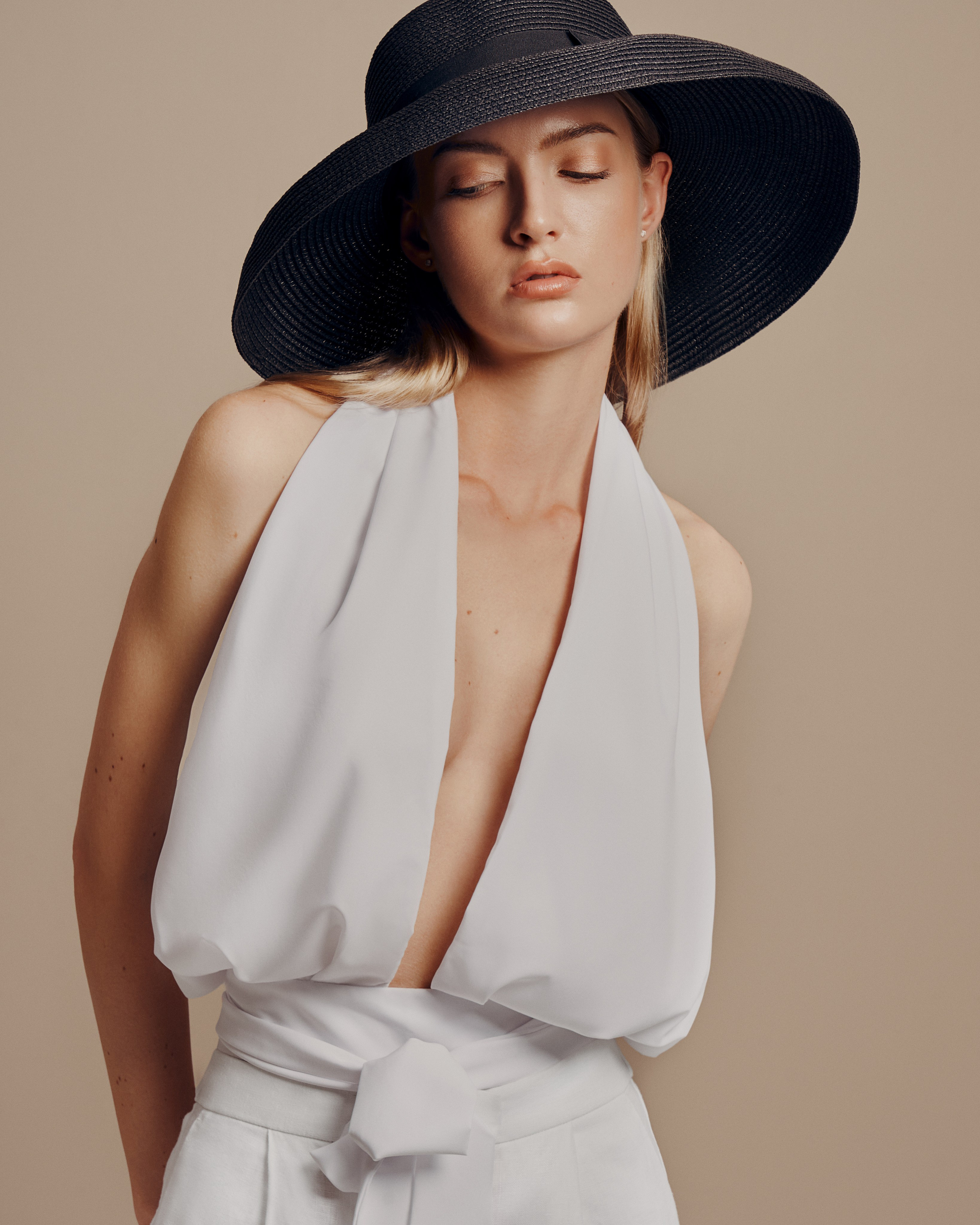 Shower story. Retoucher