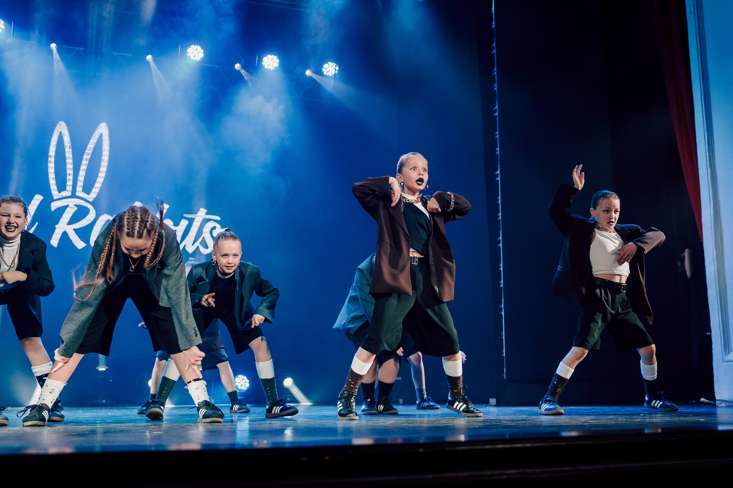 Отчётный концерт танцевальной школы «Red Rabbits» 2025. Лёшка Варзегов — фотограф