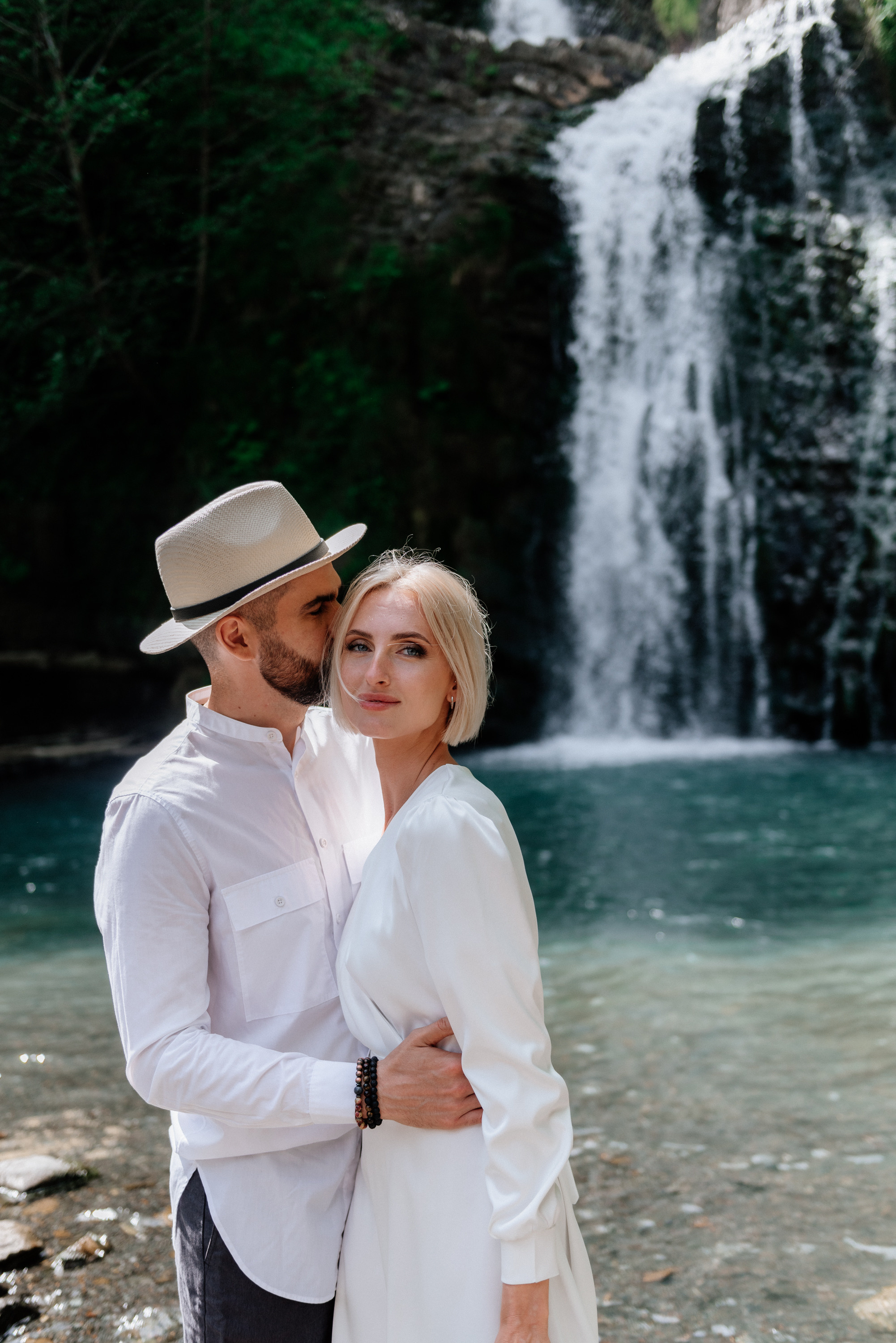 Pre-wedding photoshoot at the waterfall. Fedor Lemeshko — Destination Wedding and Family Lifestyle photographer