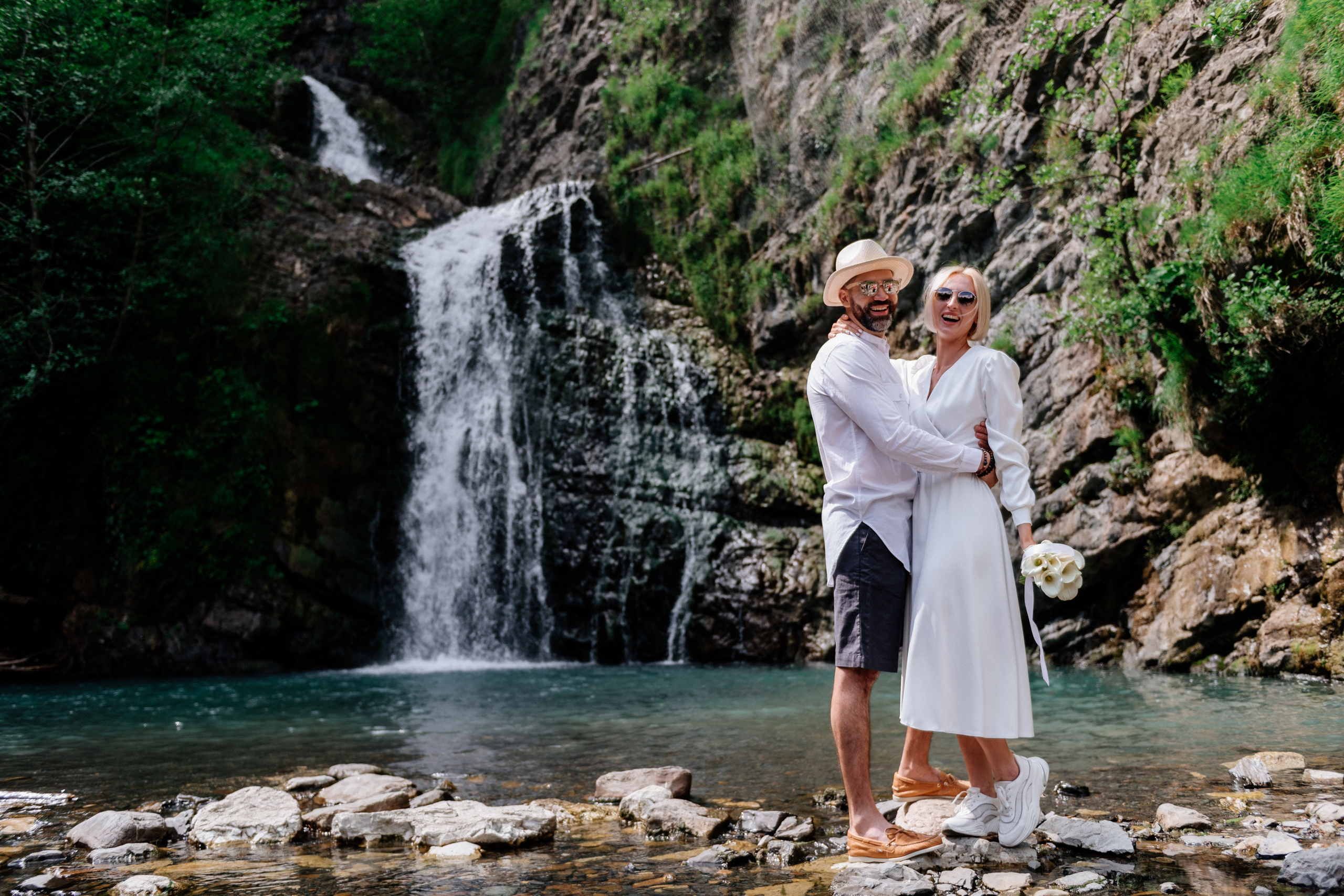 Pre-wedding photoshoot at the waterfall. Fedor Lemeshko — Destination Wedding and Family Lifestyle photographer
