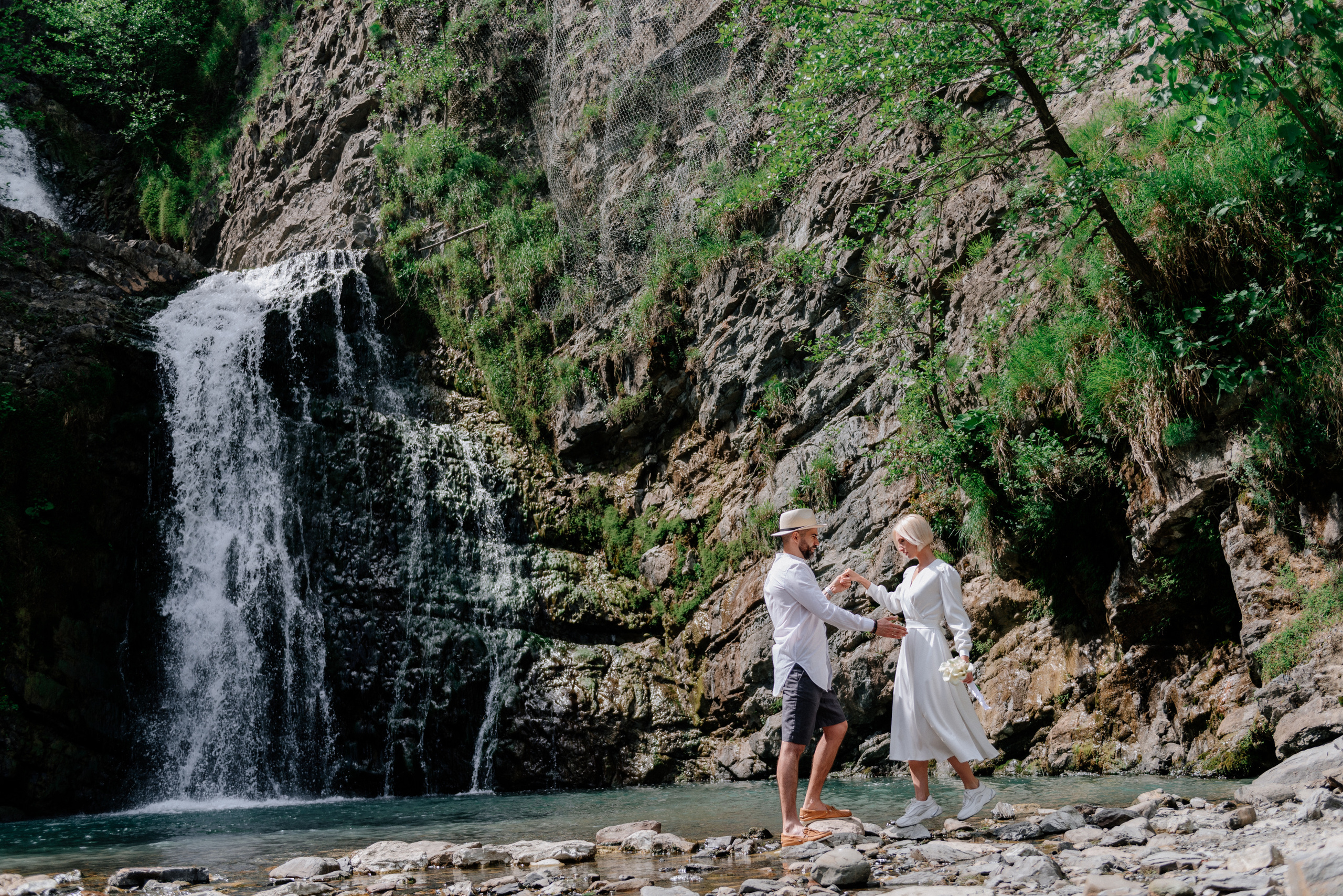Pre-wedding photoshoot at the waterfall. Fedor Lemeshko — Destination Wedding and Family Lifestyle photographer
