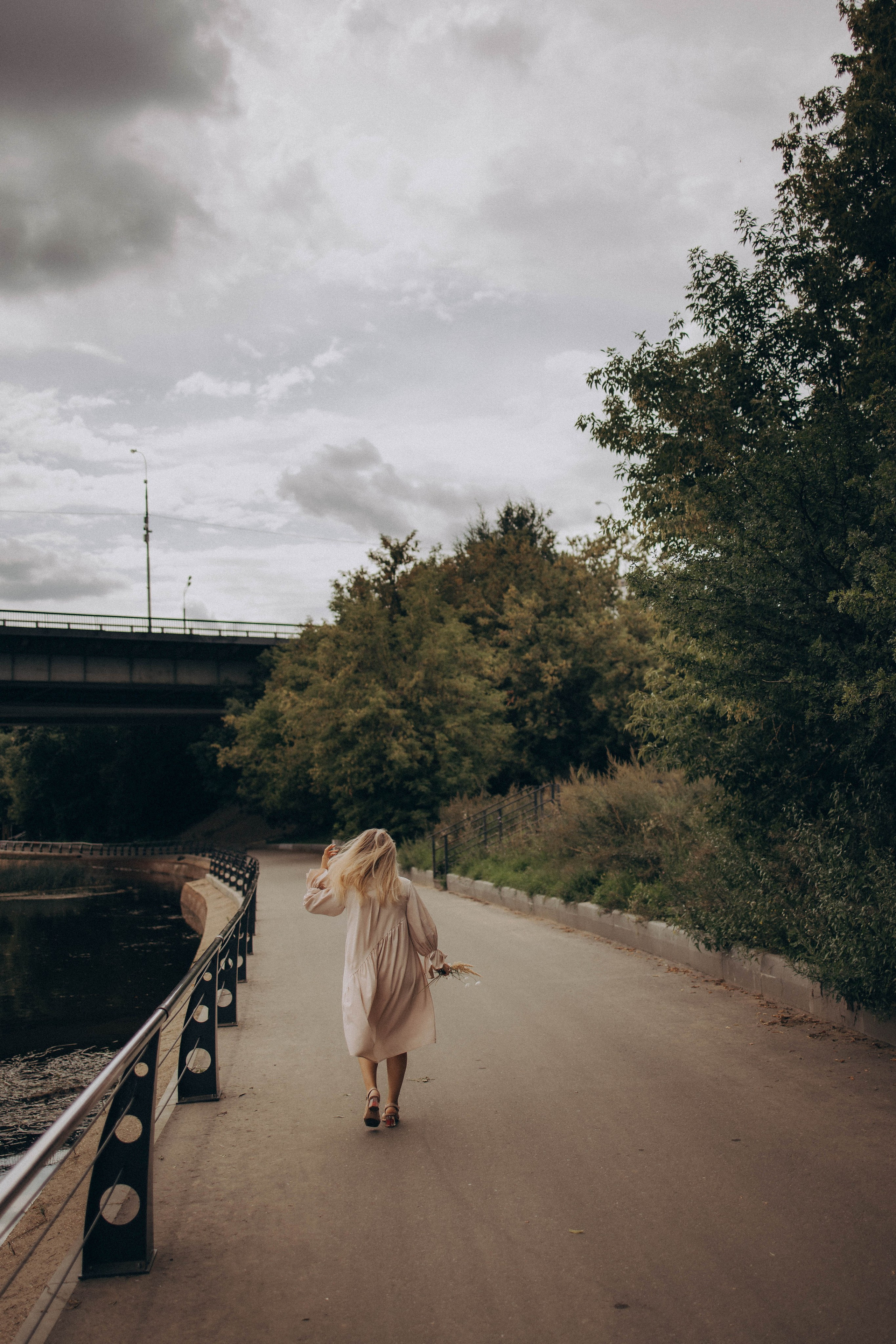 Юлия — лесная нимфа. Фотограф lifestylе в Москве Пшеничная Анастасия