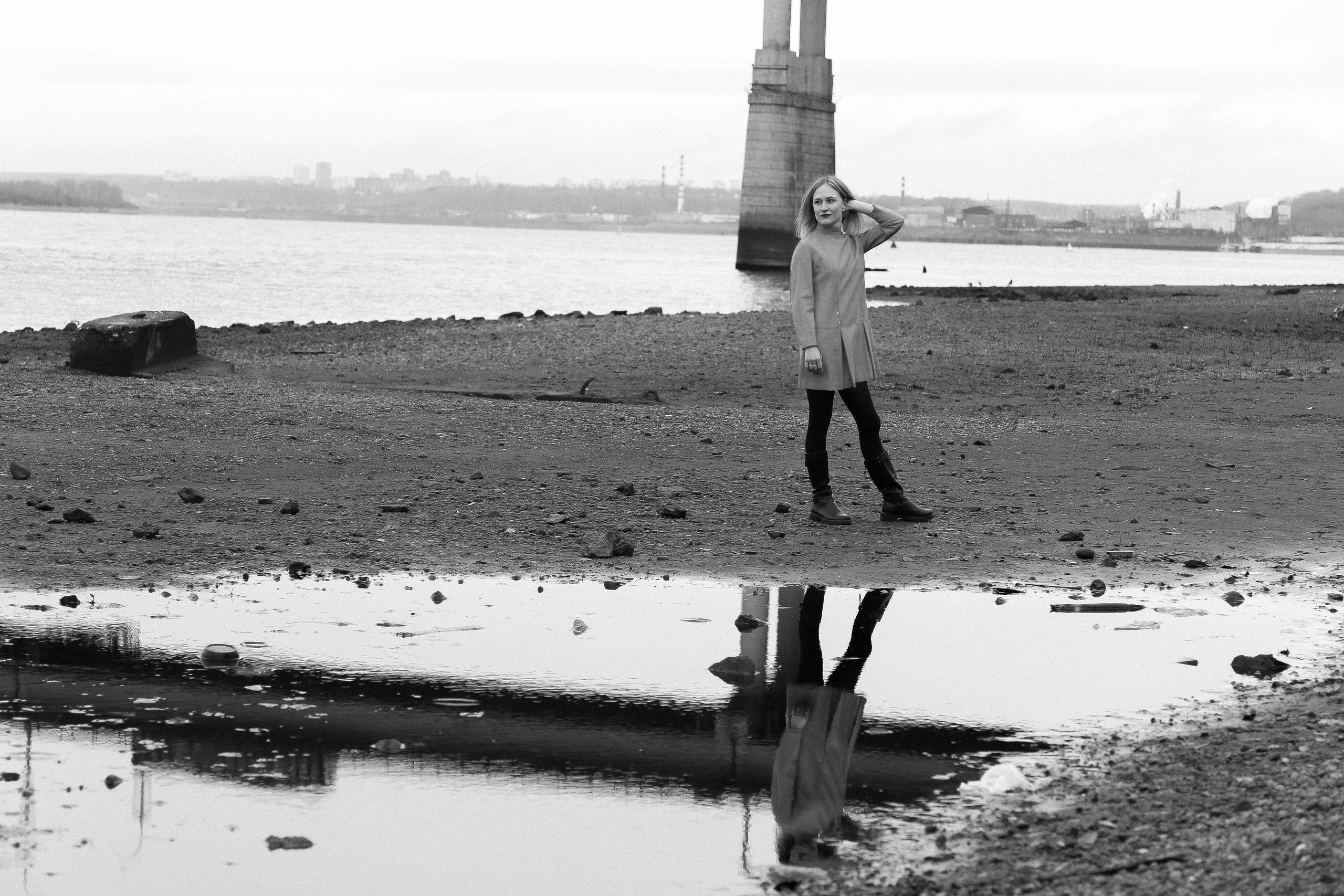 Маша на набережной. Часть 2. Фотограф Пермь. Фотосессия в фотостудии Перми и на свежем воздухе