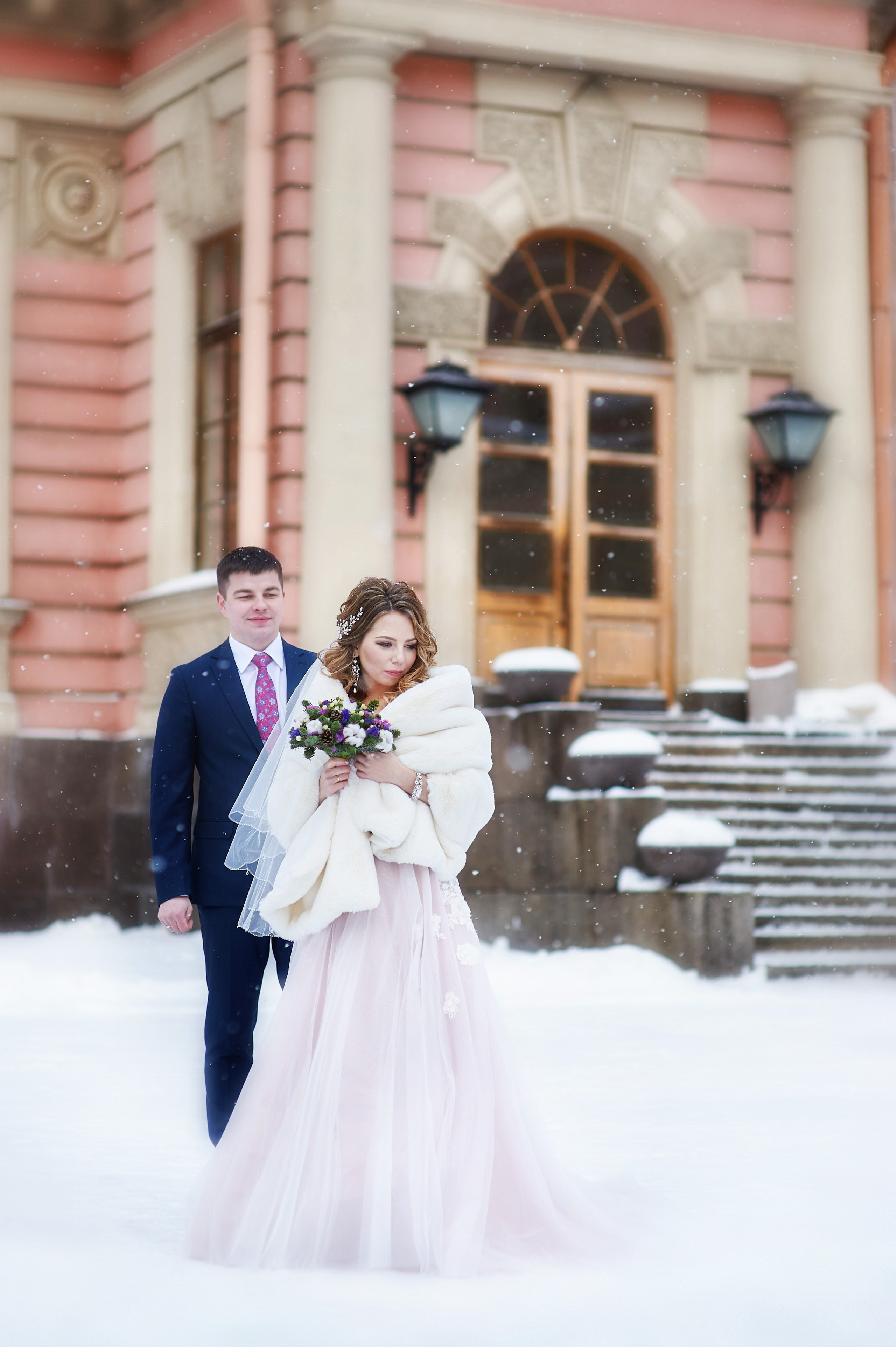Елена и Иван (зимняя свадебная прогулка у Михайловского замка и фотосессия в Эрмитаже). Портретный, семейный и свадебный фотограф в Санкт-Петербурге и в Пушкине Ширяев Денис