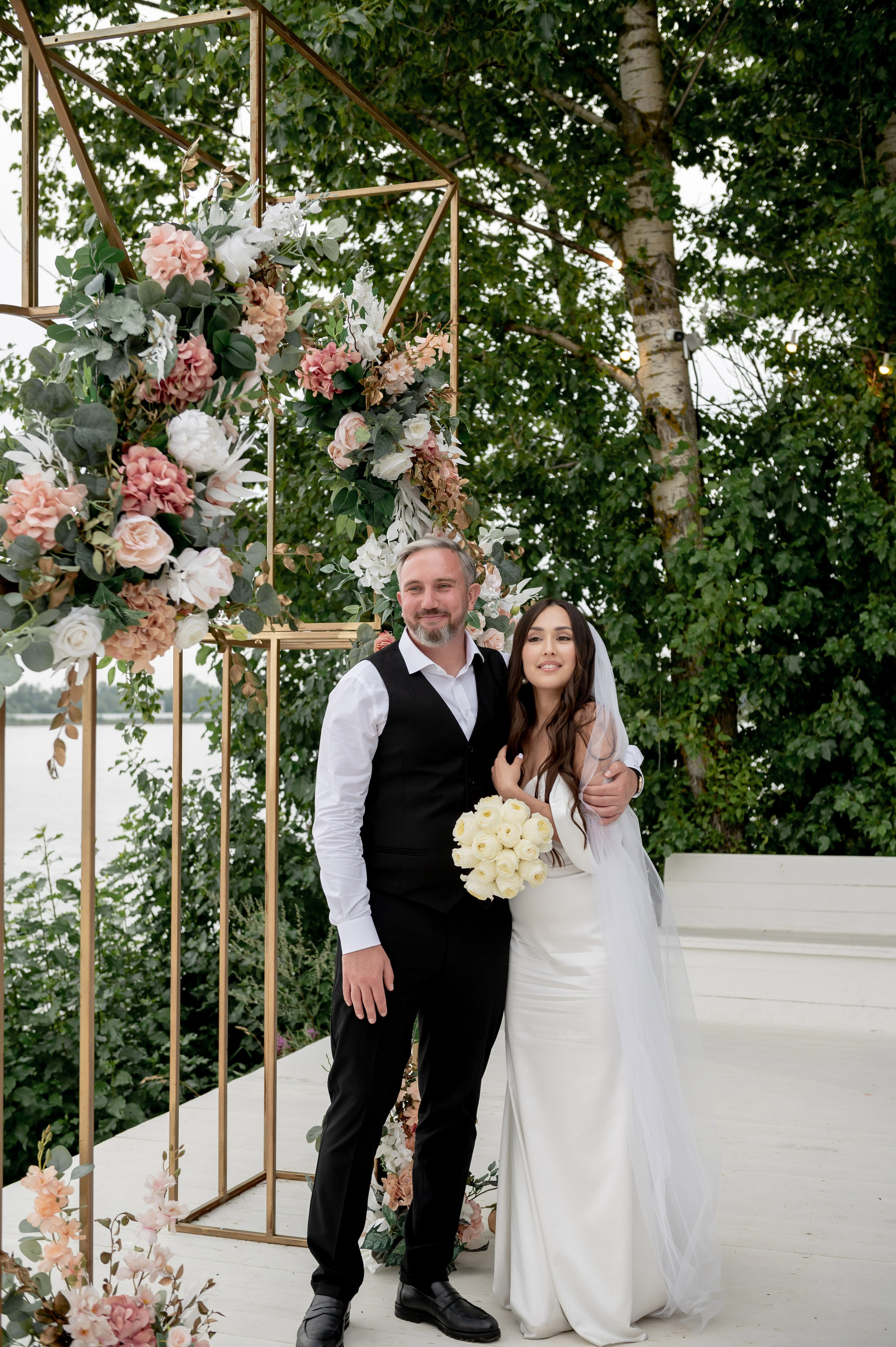 Классическая свадебная фотосессия Аины и Антона по самым красивым местам для свадебной прогулки в Санкт-Петербурге. Портретный, семейный и свадебный фотограф в Санкт-Петербурге и в Пушкине Ширяев Денис