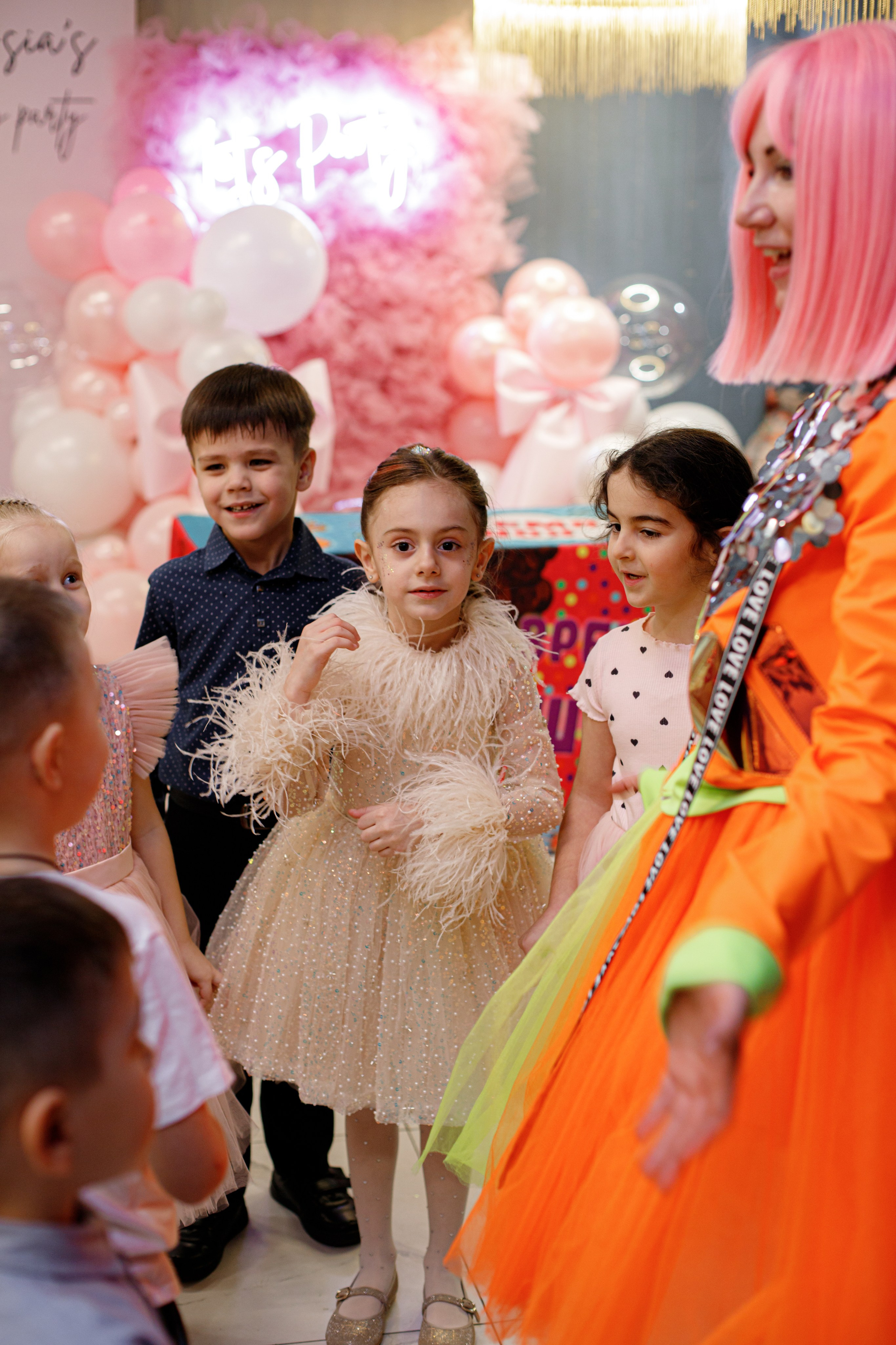 ASIA'S BIRTHDAY PARTY. Photokarish