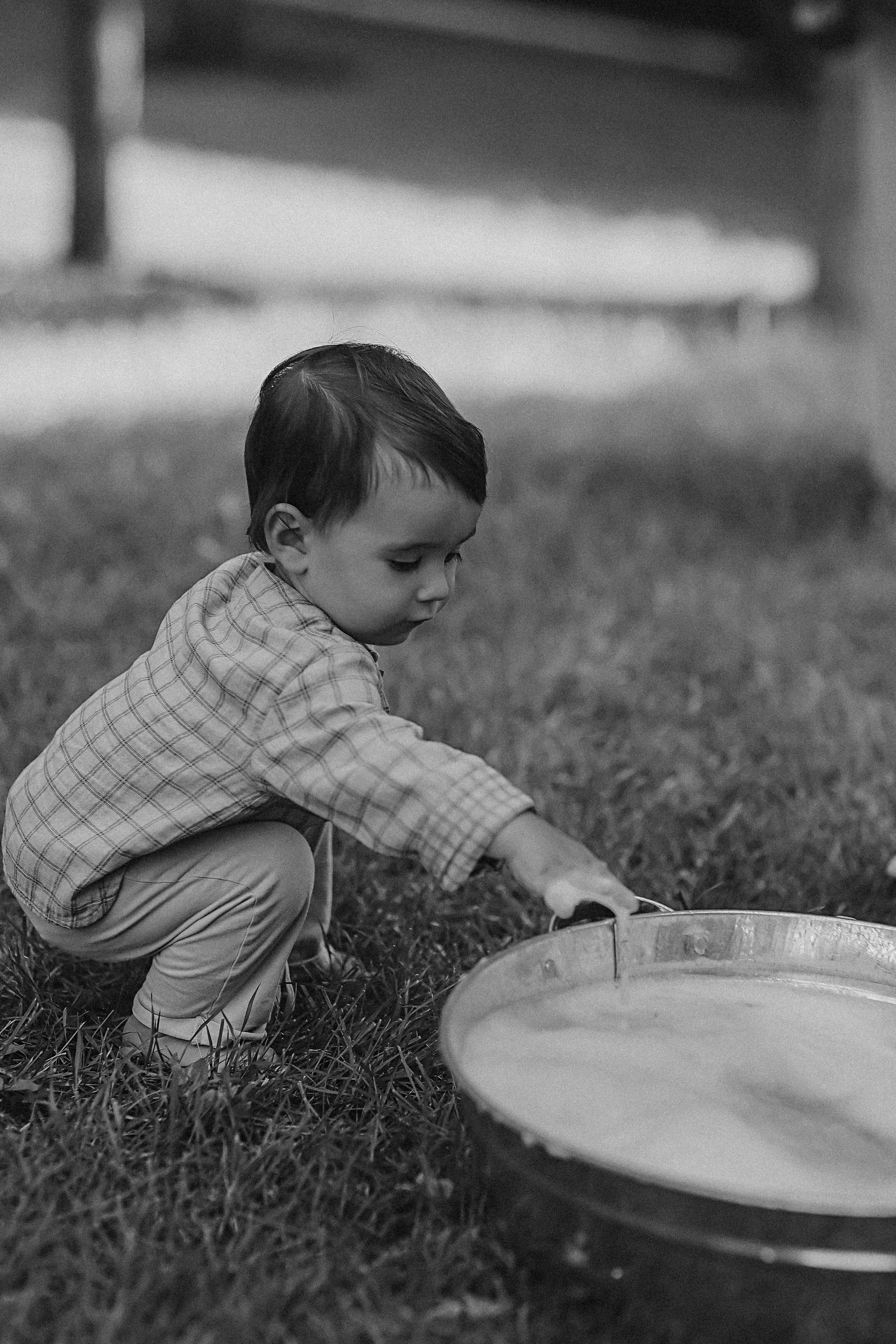 Стирка у дома. Семейный фотограф Тюмень, фотограф на роды Салмина Мария