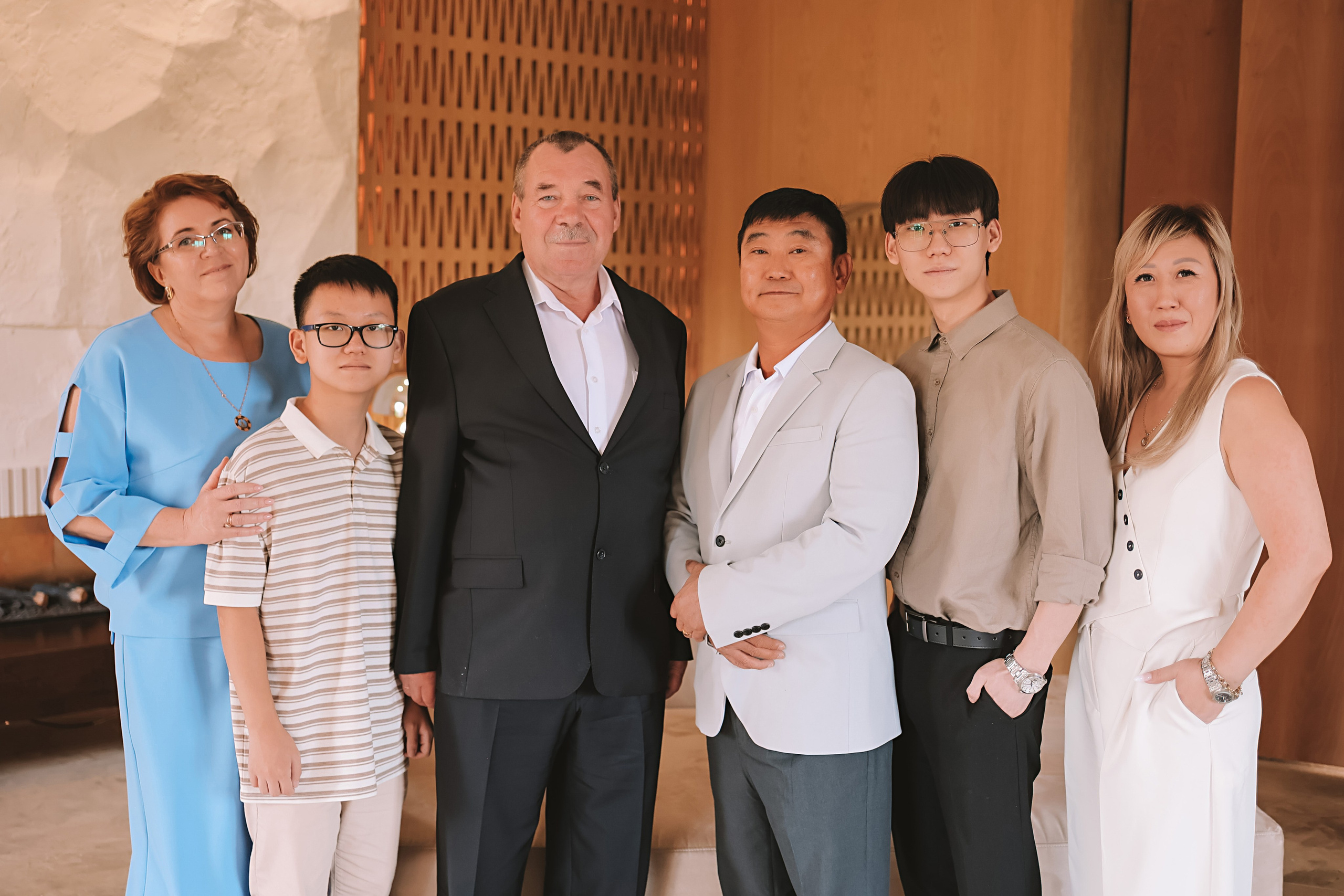 Айвазовский и парк дружбы народов. Семейный фотограф Тюмень, фотограф на роды Салмина Мария