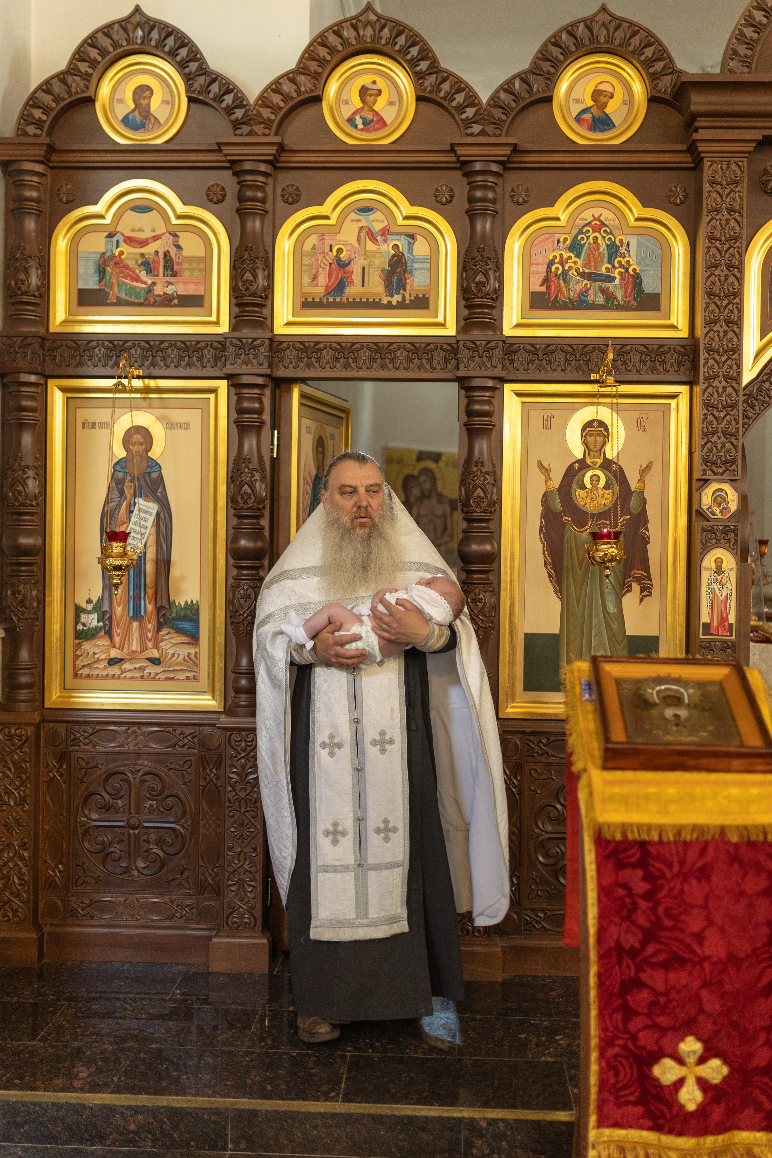 Крещение, Храм во имя Всемилостивого Спаса (на Звёздочке). Фотограф новорожденных. Детский и семейный фотограф Марьяна Юдина