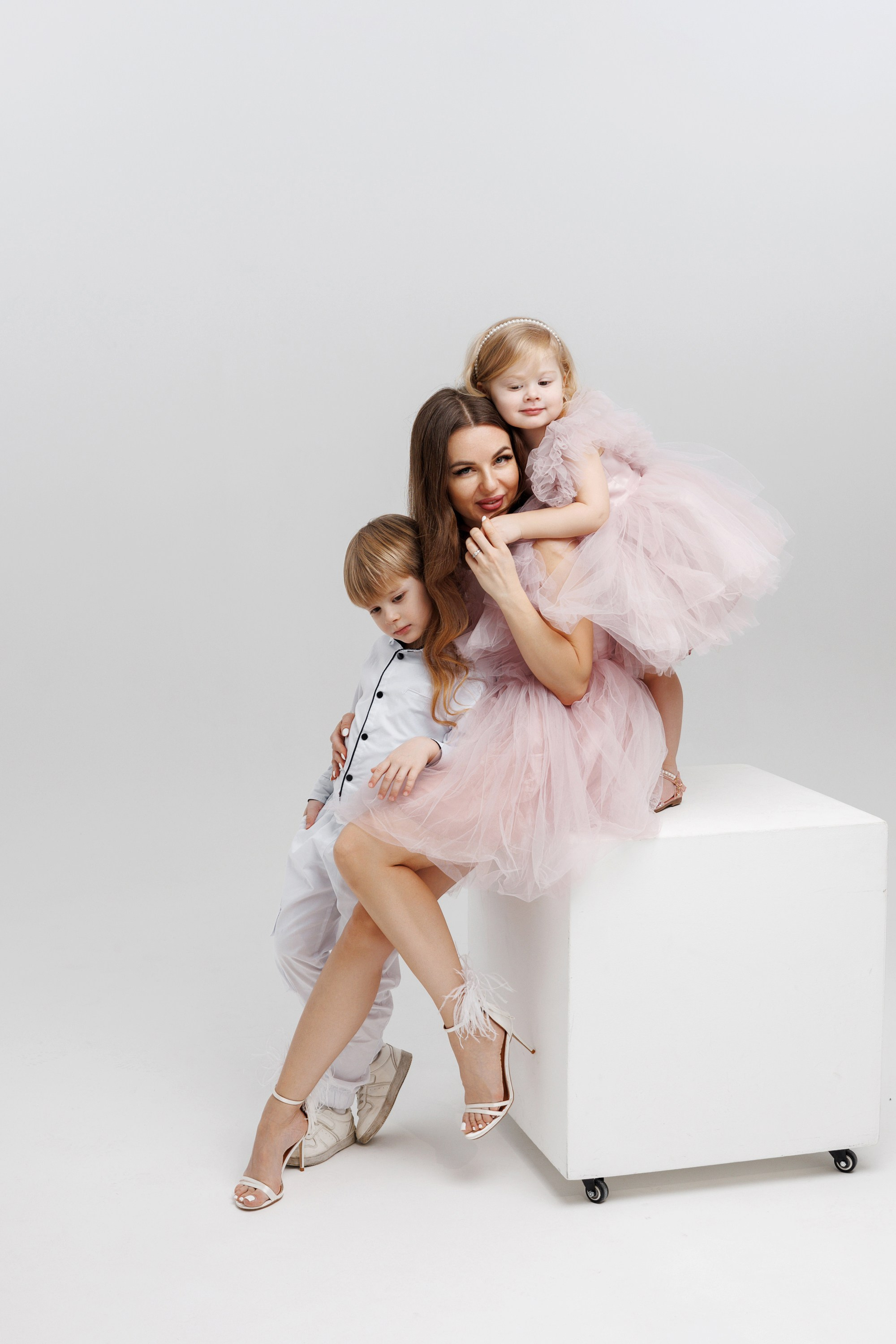 Съемка Дня Рождения Алисы в фотостудии CROSS-STUDIO зал IDEAL. Свадебный и семейный фотограф в Москве и МО Елена Агапова