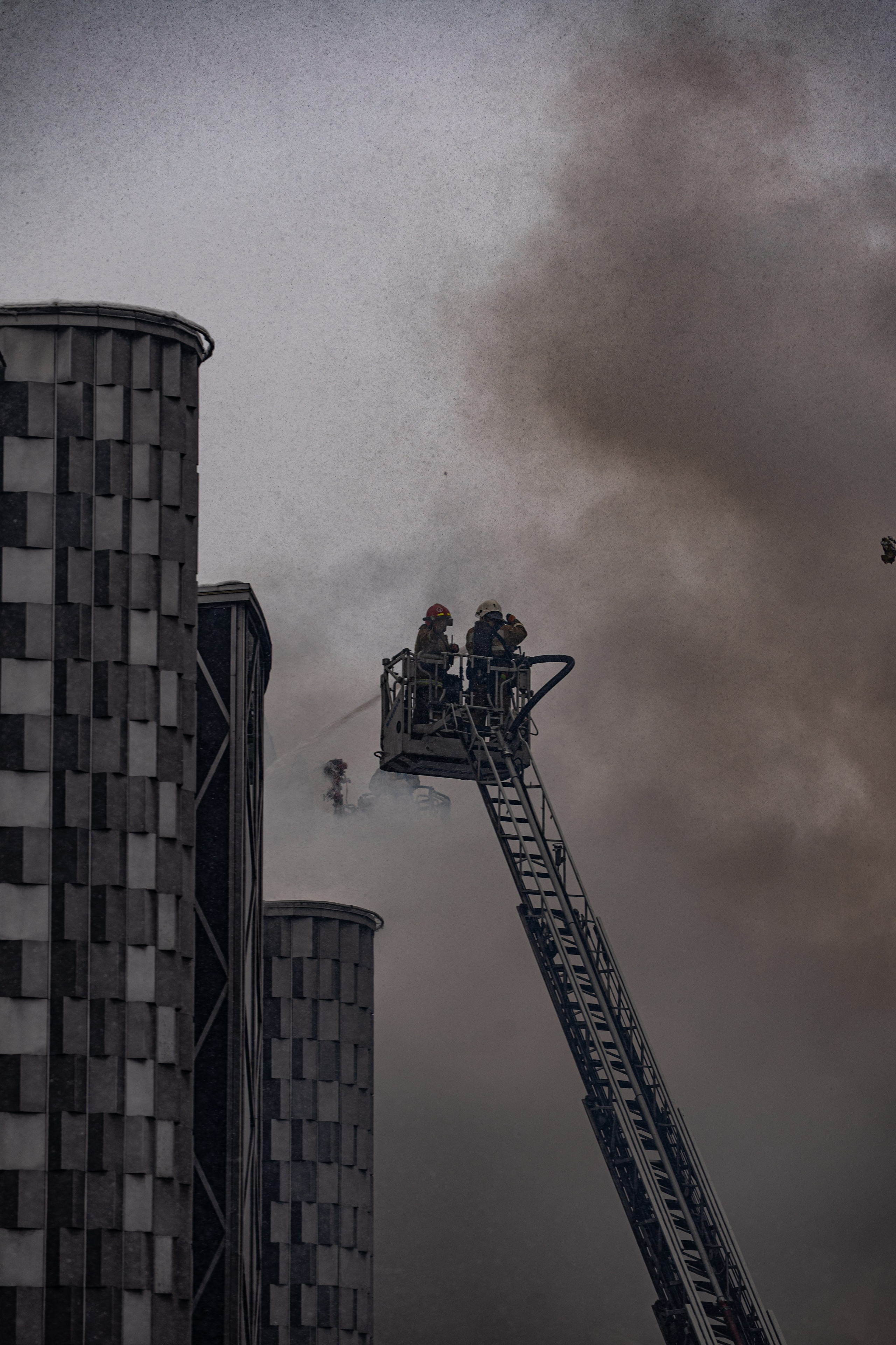 Тушение Пожара. Сайт Алматинского НЮ АРТ, будуар и фэшн фотографа Дениса Карпенко