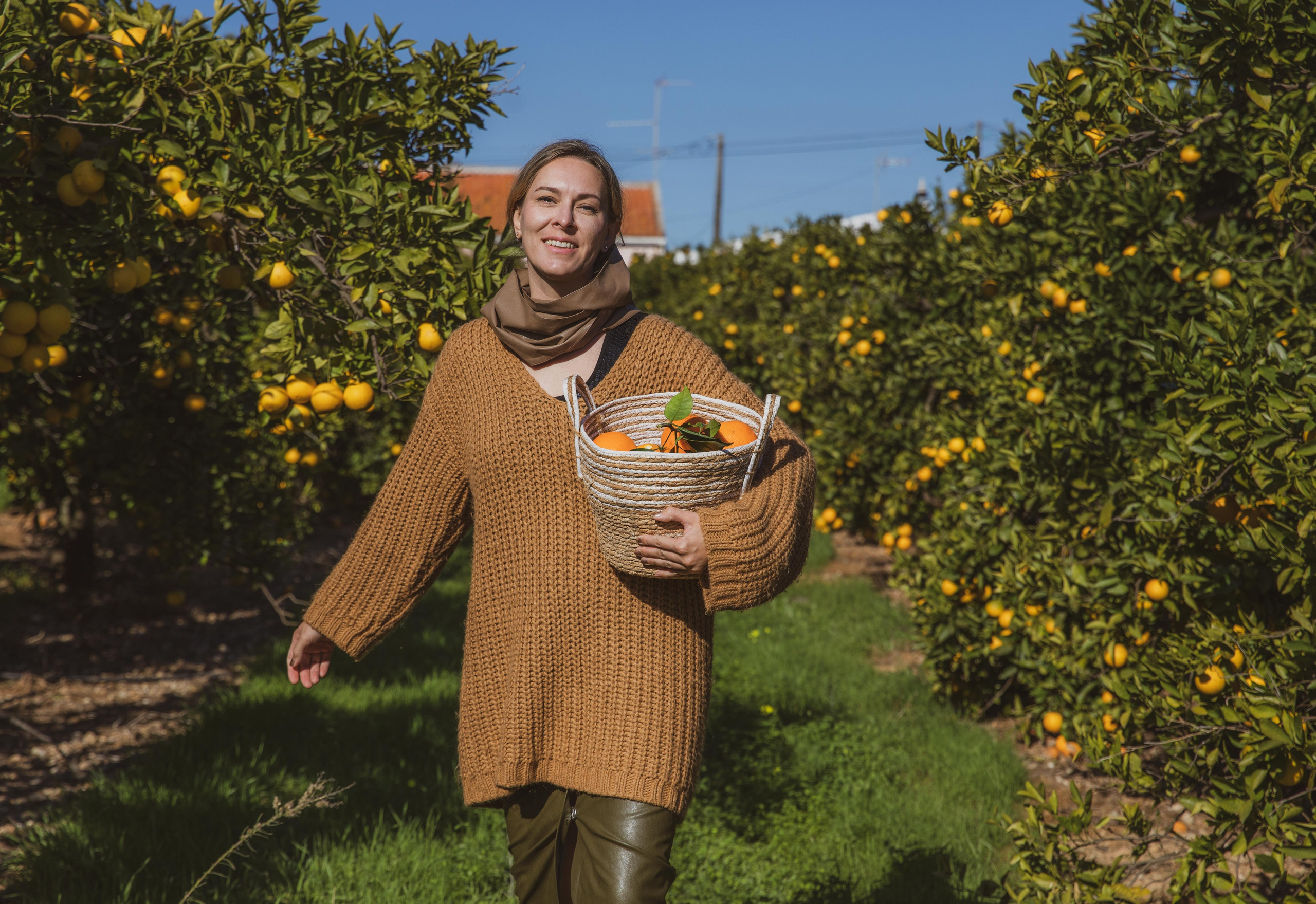 Photographer in Monte Gordo, Portugal. Photo project orange pearls Algarve