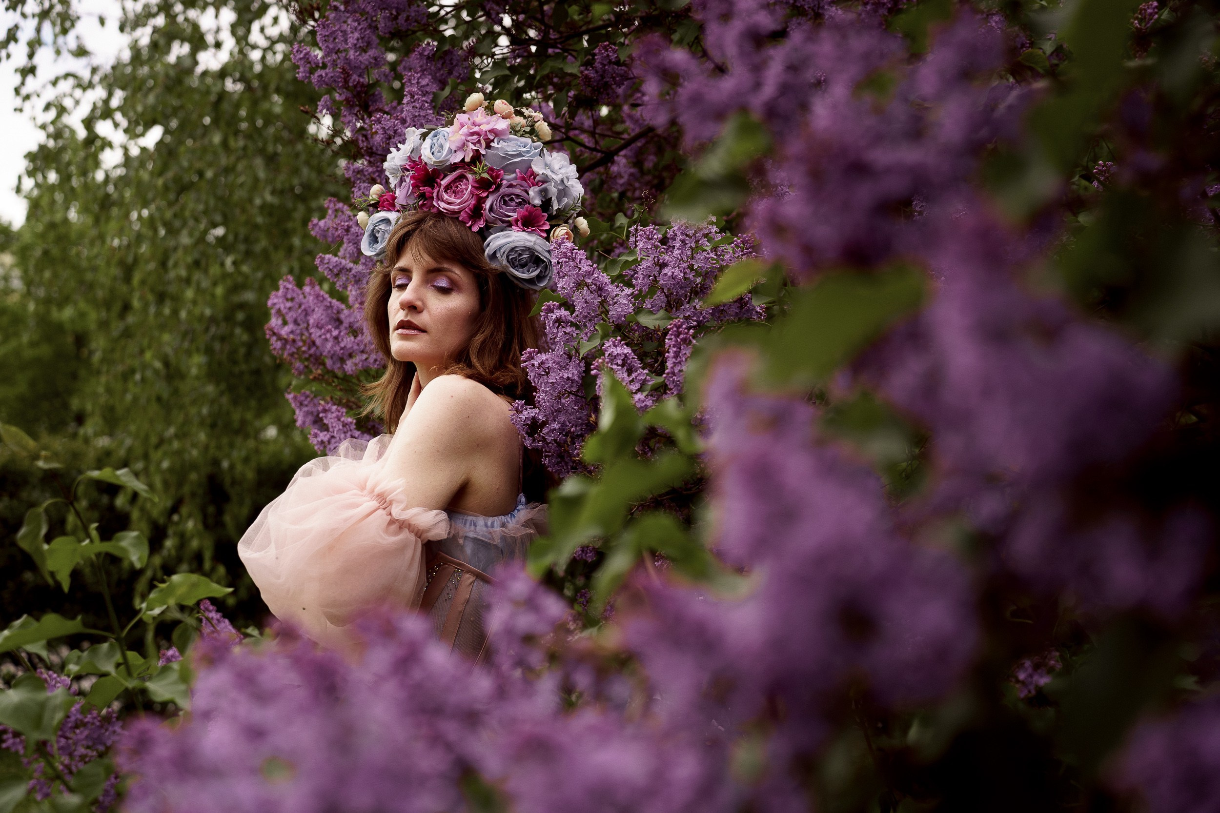 Марьяна в цветущем саду. Концертный и портретный фотограф Москва и Санкт-Петербург
