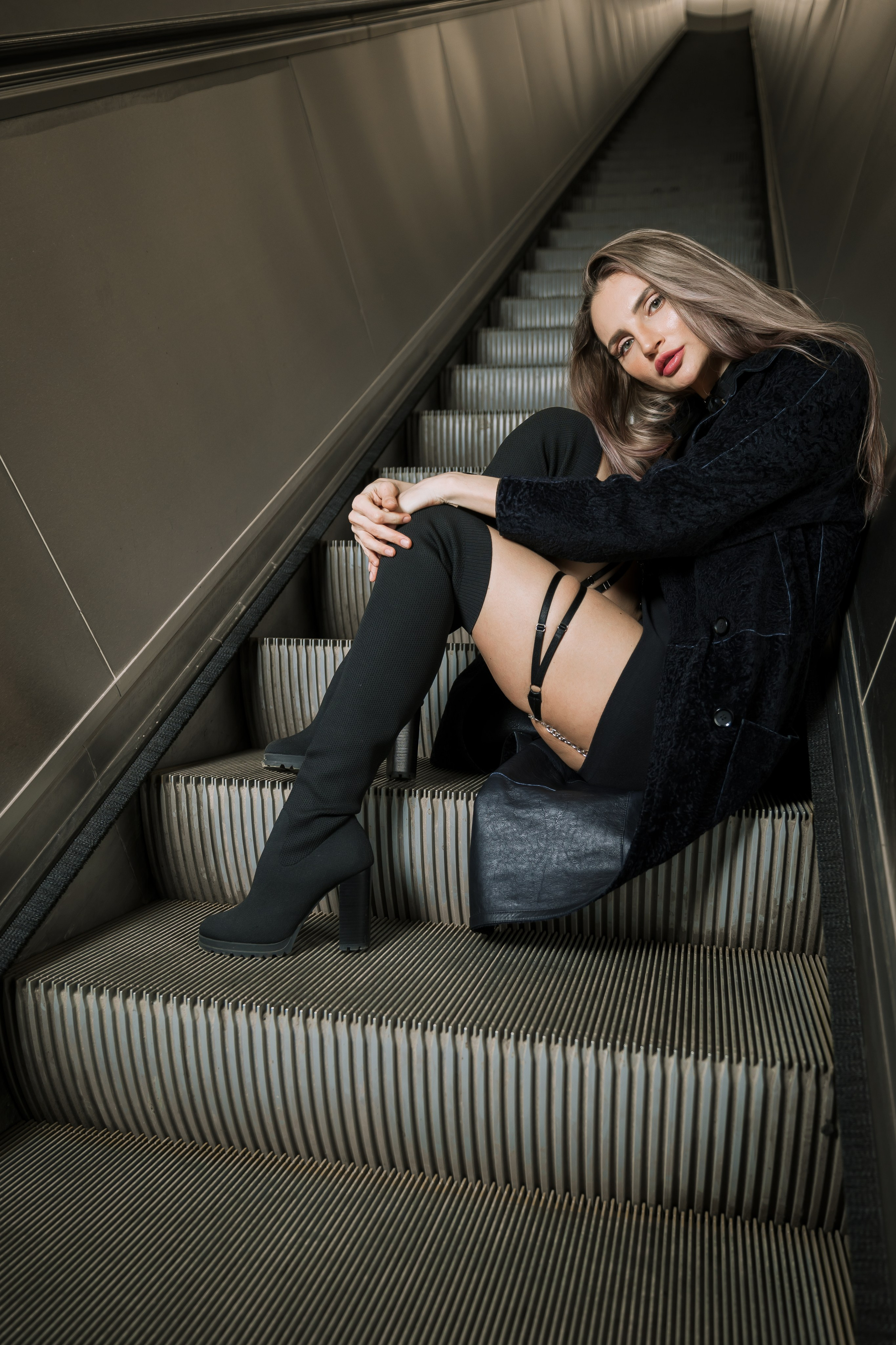 В метро. Photomantis