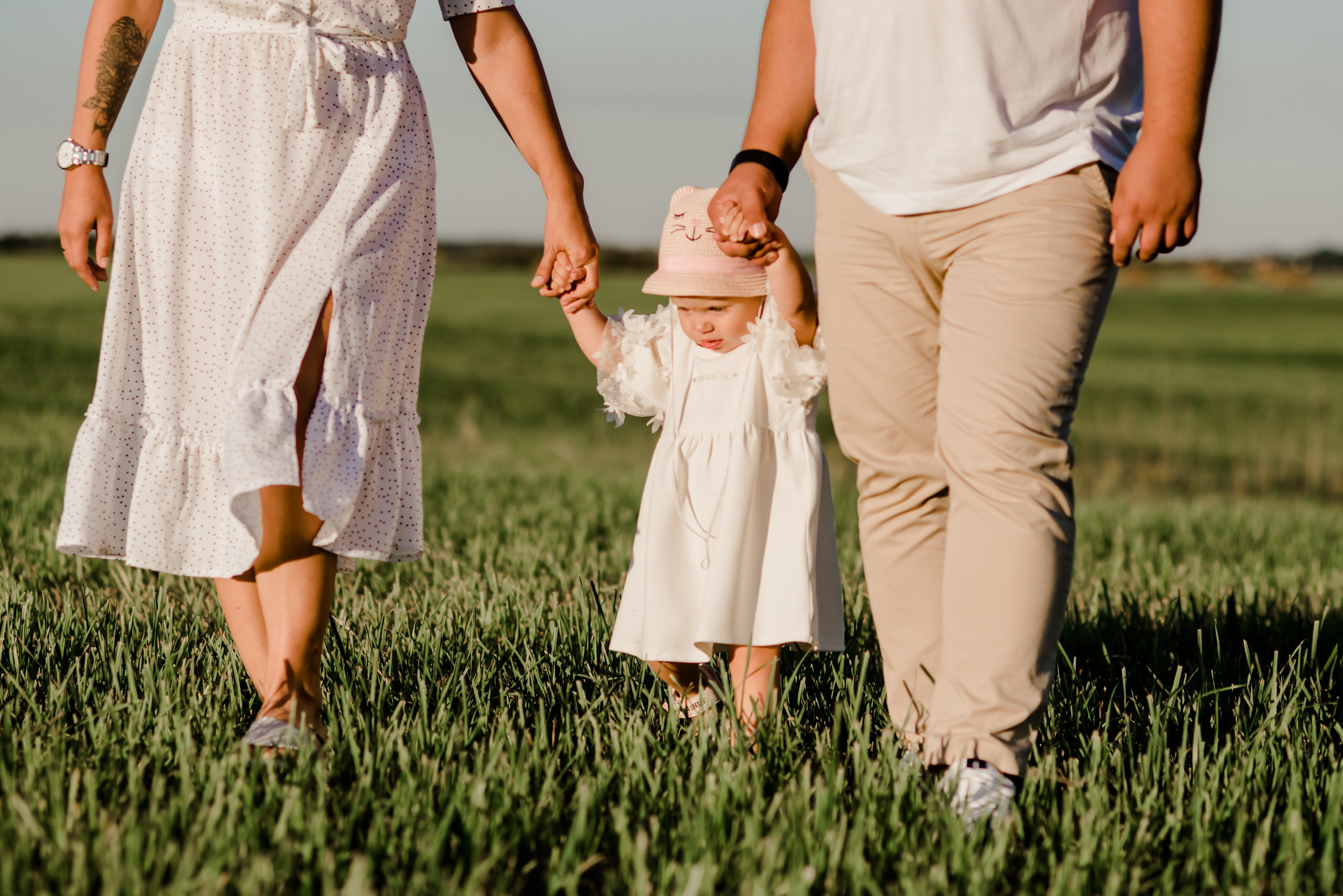 Семья в поле. Свадебный и семейный фотограф Евгения Кононова