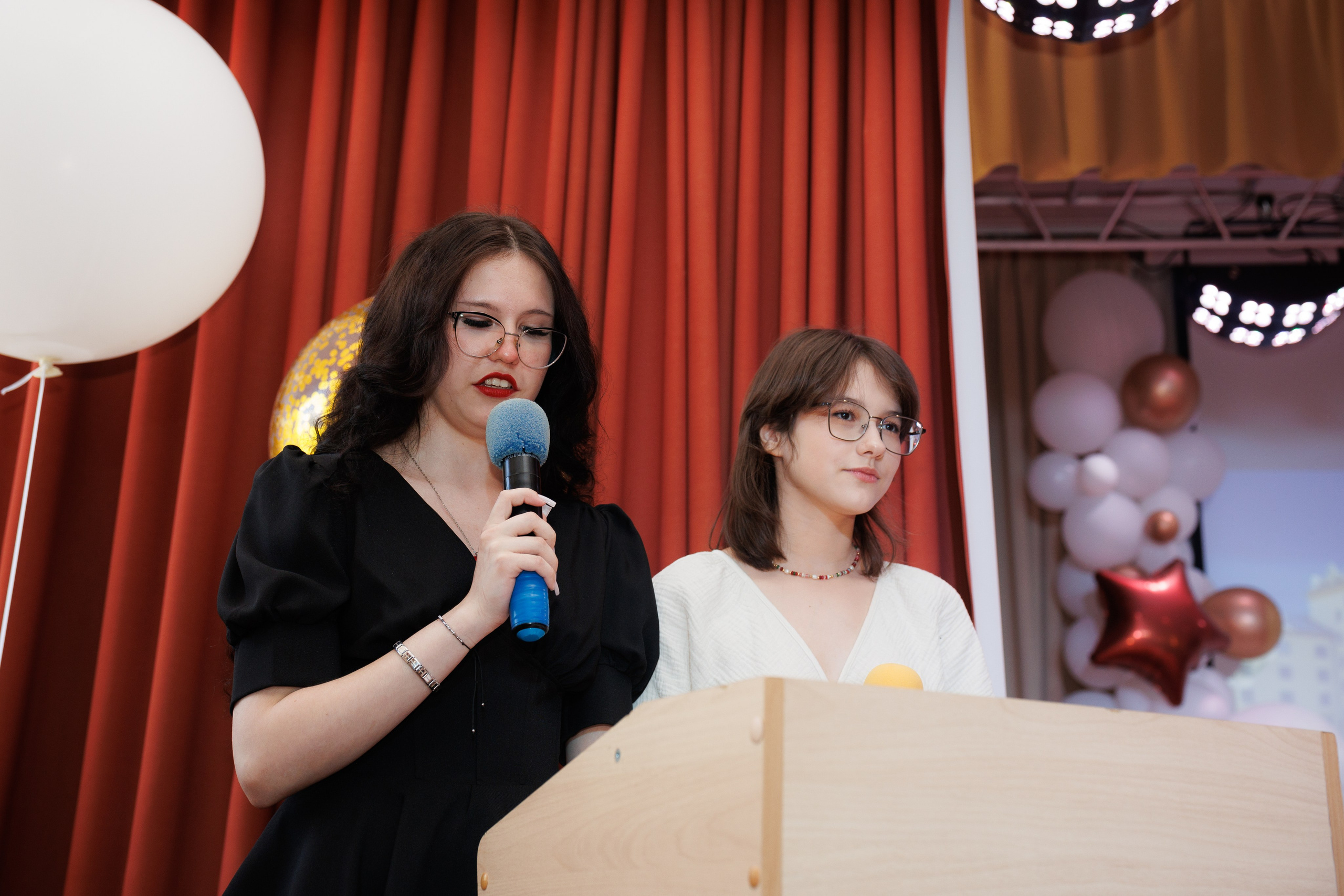 Вручение аттестатов. Свадебный и семейный фотограф в Новосибирске Ирина Дорошкова