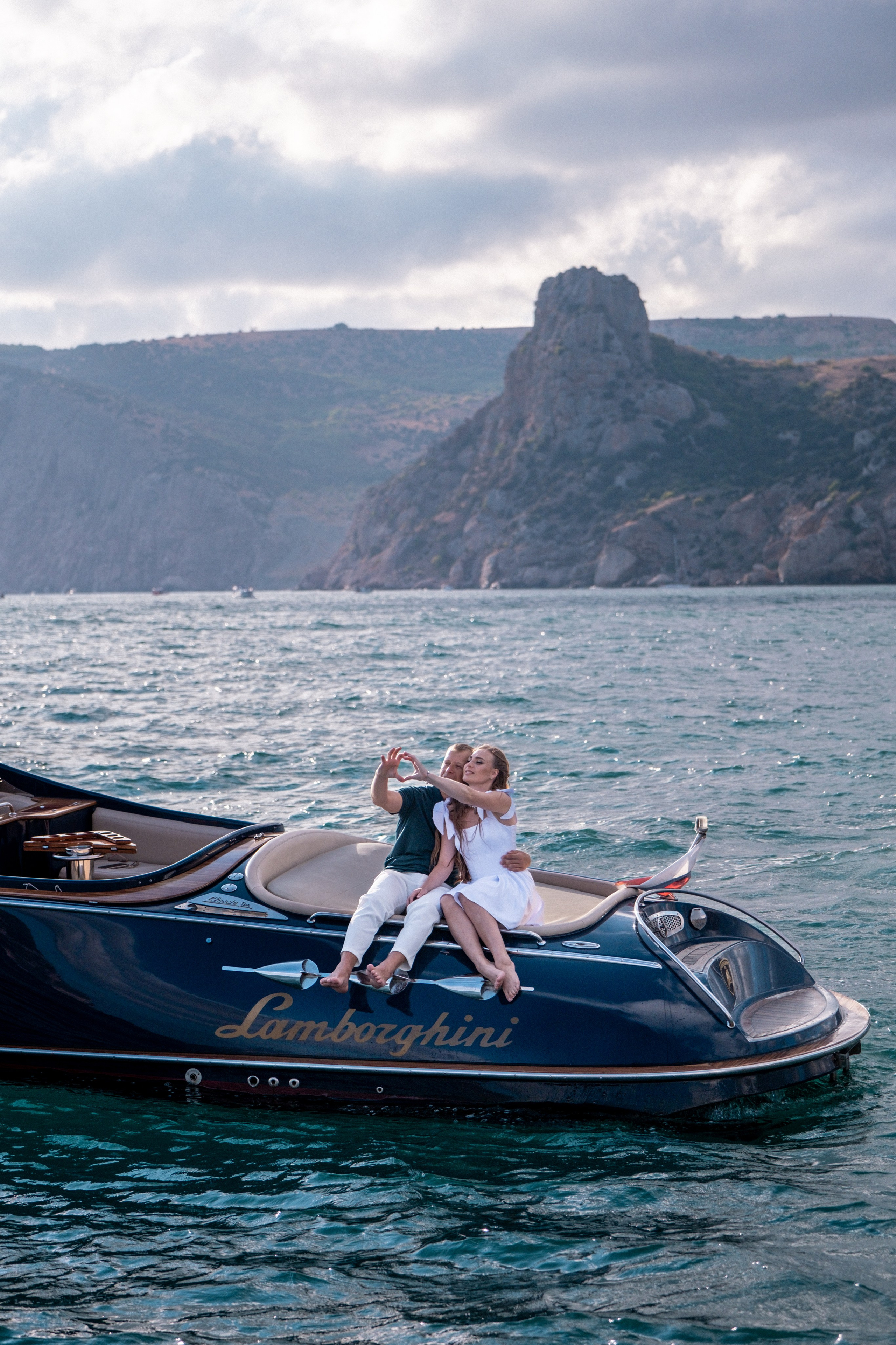 М+А — Прогулка на катере в Балаклаве. Профессиональная фотосъемка в Крыму. Натуральные эмоции и живые кадры. Забронируйте дату прямо сейчас!