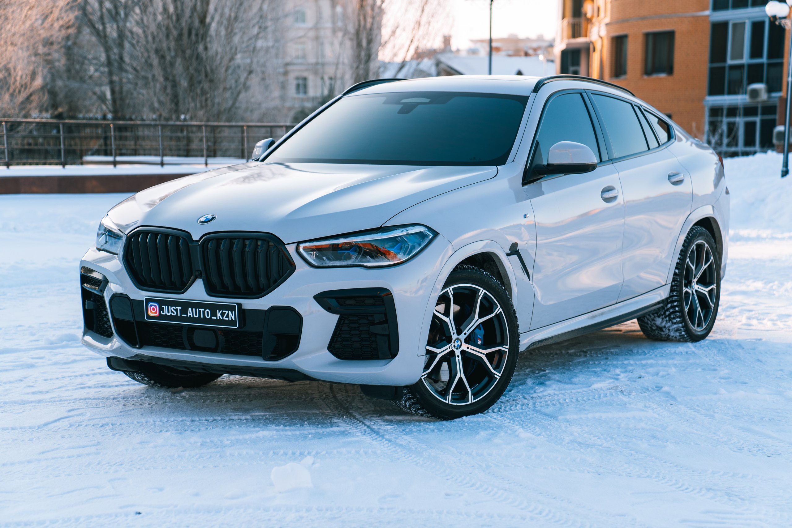 BMW X6 30d X-Drive. Идеальные портреты для соцсетей — Фотограф Ленар