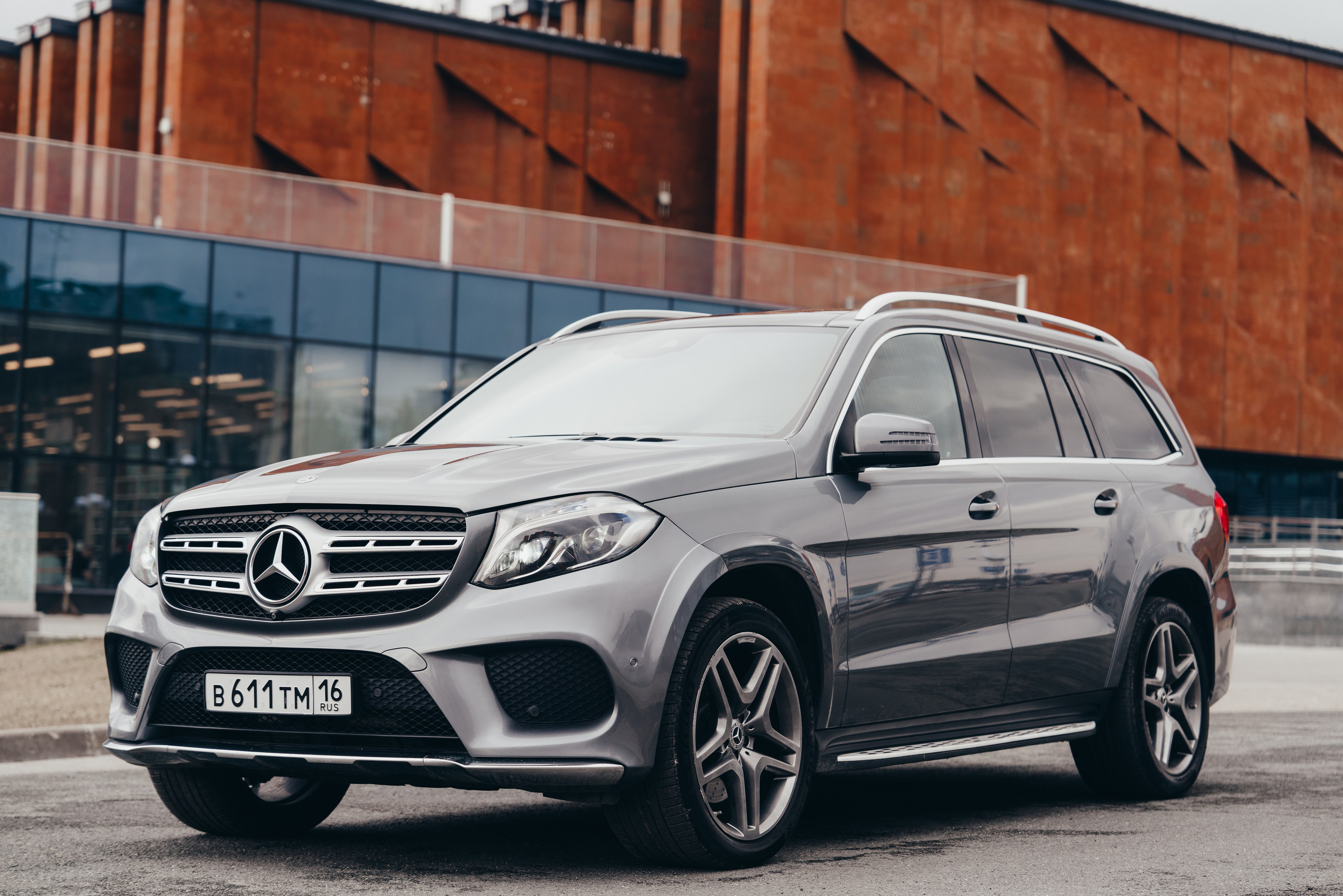 Mercedes-Benz GLS-Class 350 d. Идеальные портреты для соцсетей — Фотограф Ленар