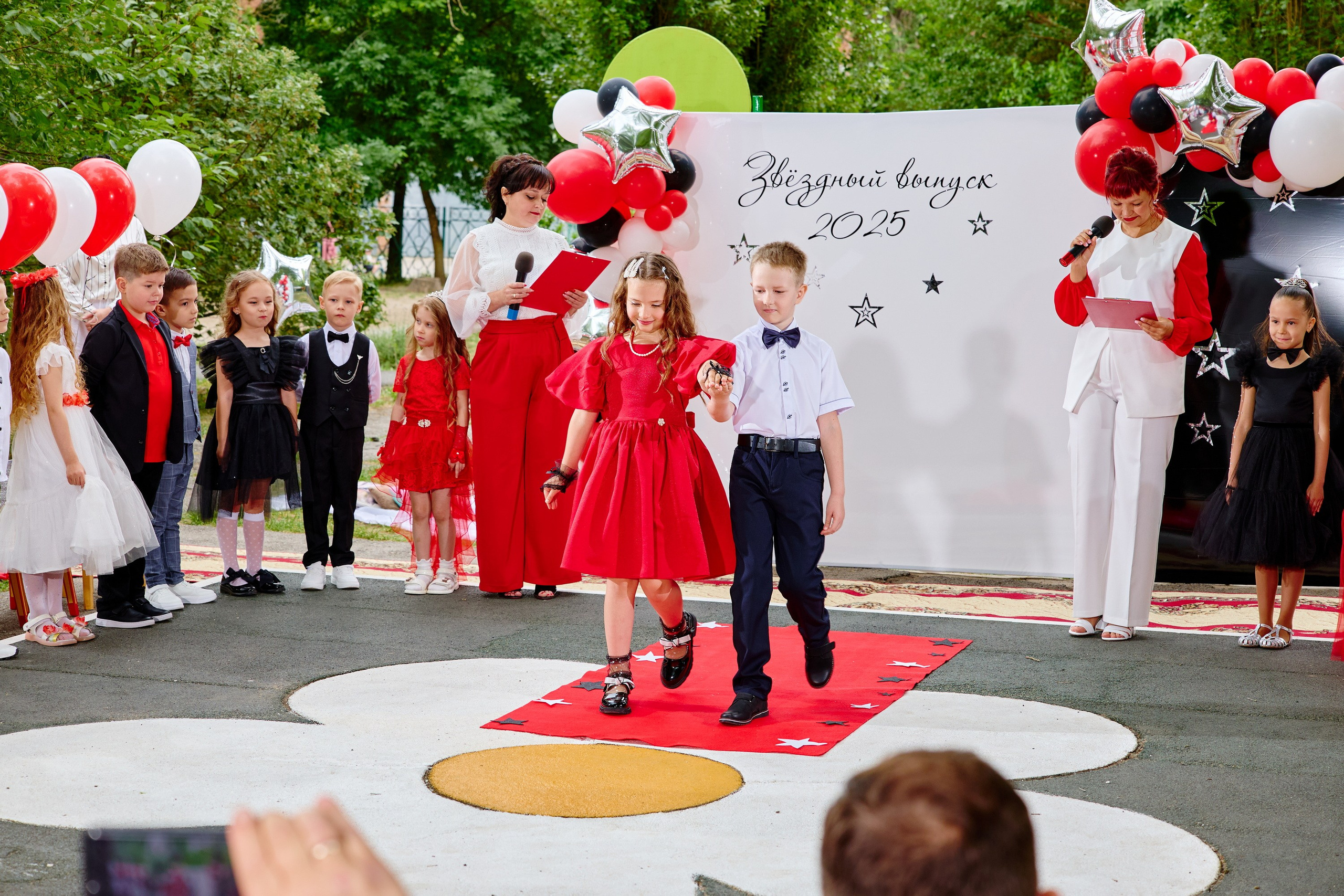 Выпускной 45 сад. Фотограф Выпускные альбомы Таганрог Сергей Коробченко