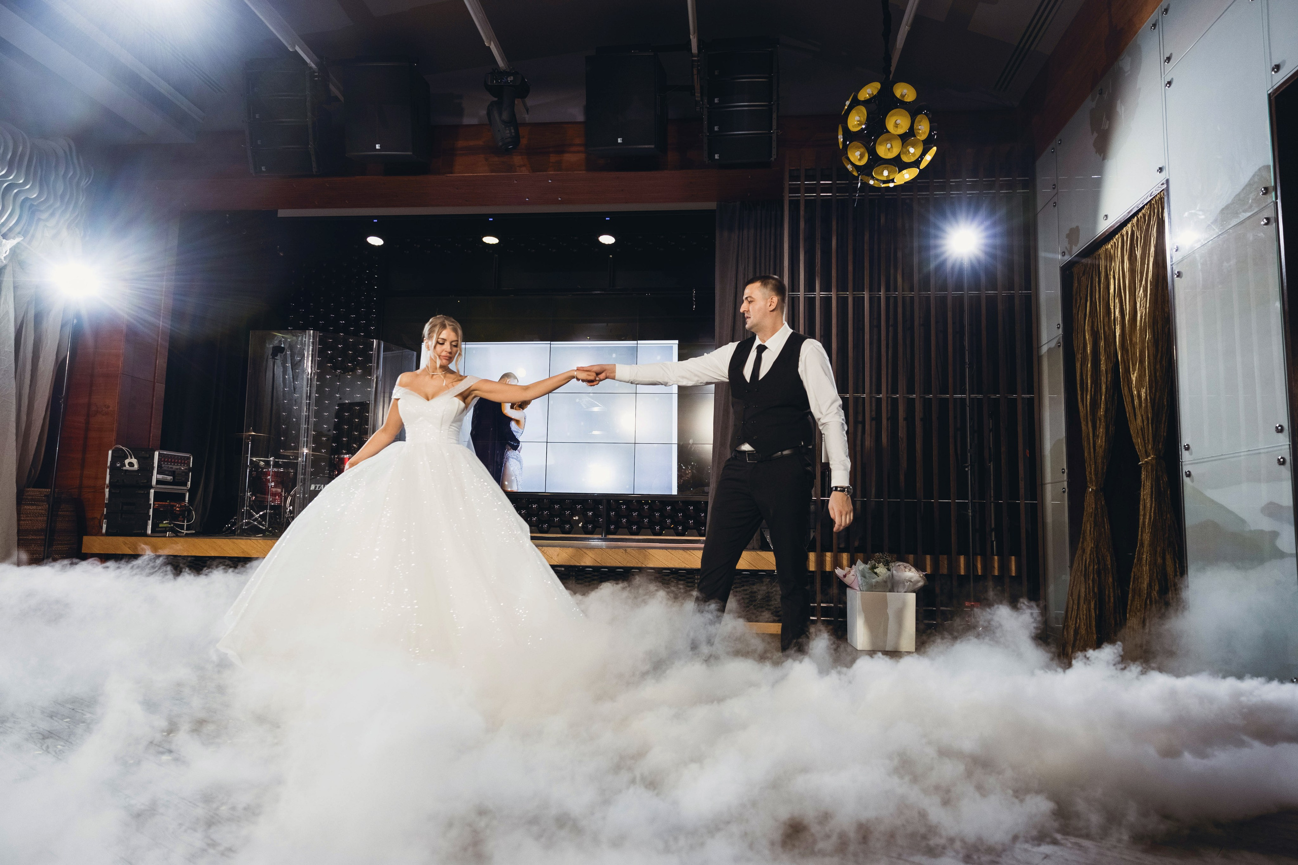 Ян и Екатерина (Дали Хол). Свадебный и семейный фотограф в городе Сургуте Стерликова Светлана