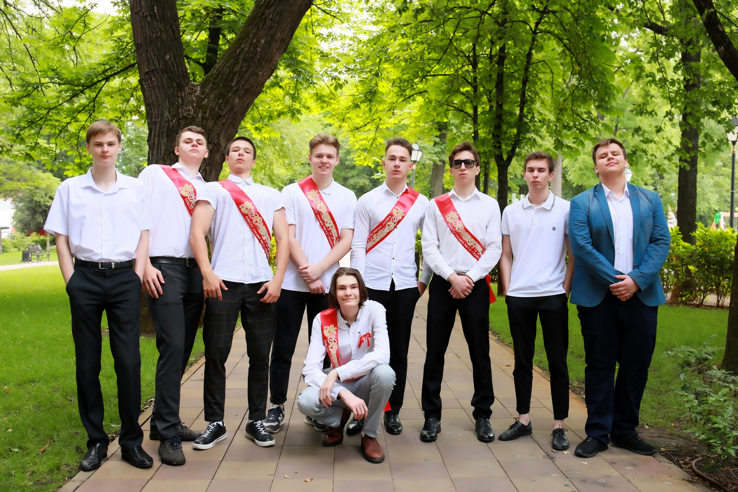 Вручение аттестатов (12 лицей). Детский семейный фотограф Краснодар