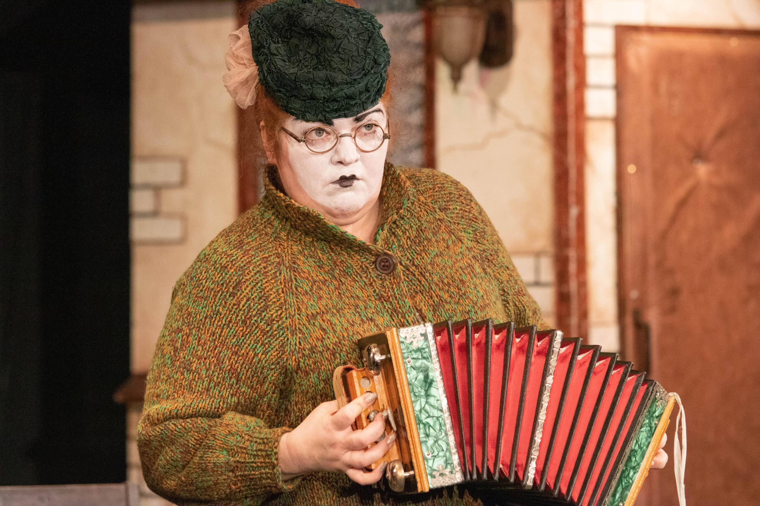 Жизнь Ж. Режиссер: Ольга Аничкова. Москва. Конный и театральный фотограф Анапа