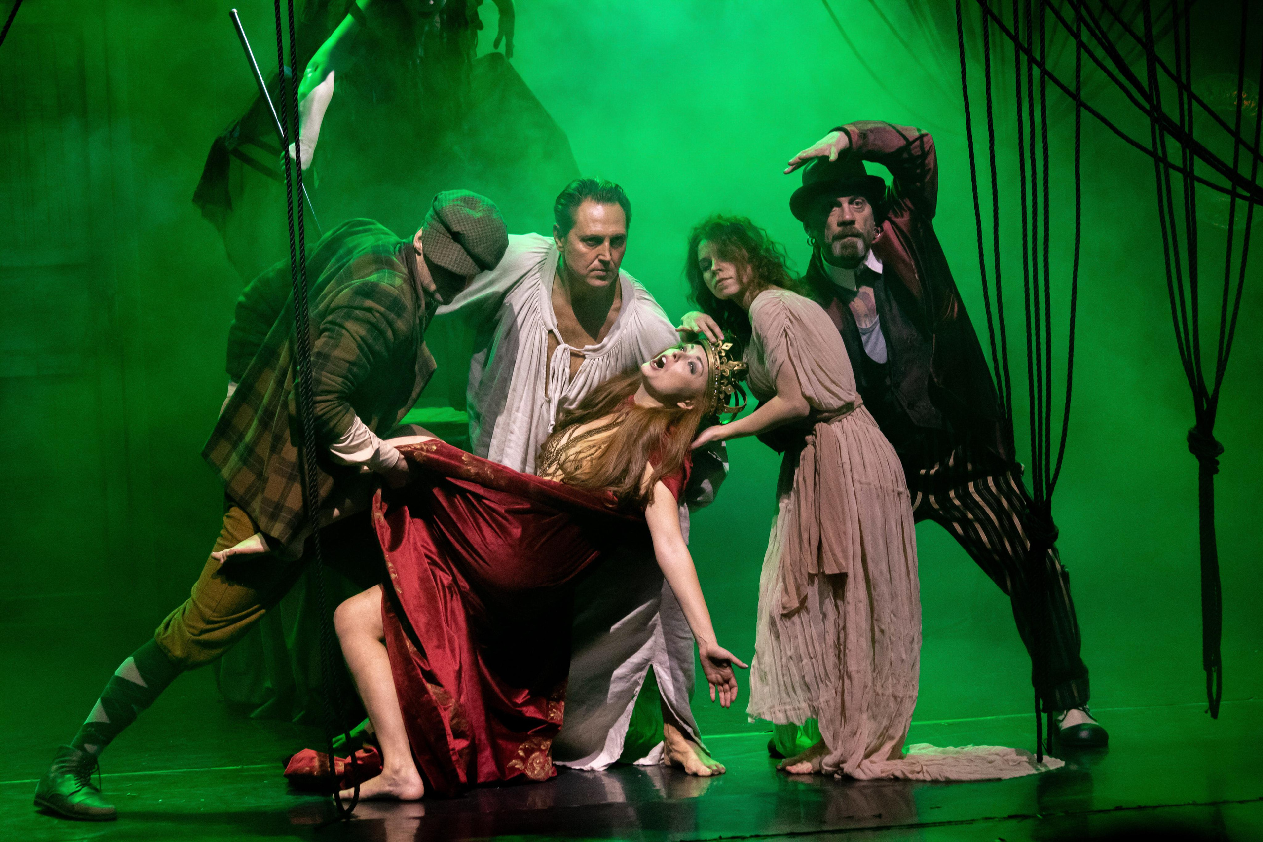 Булгаков. Куклы. Режиссер: Ольга Аничков. Москва. Конный и театральный фотограф Анапа