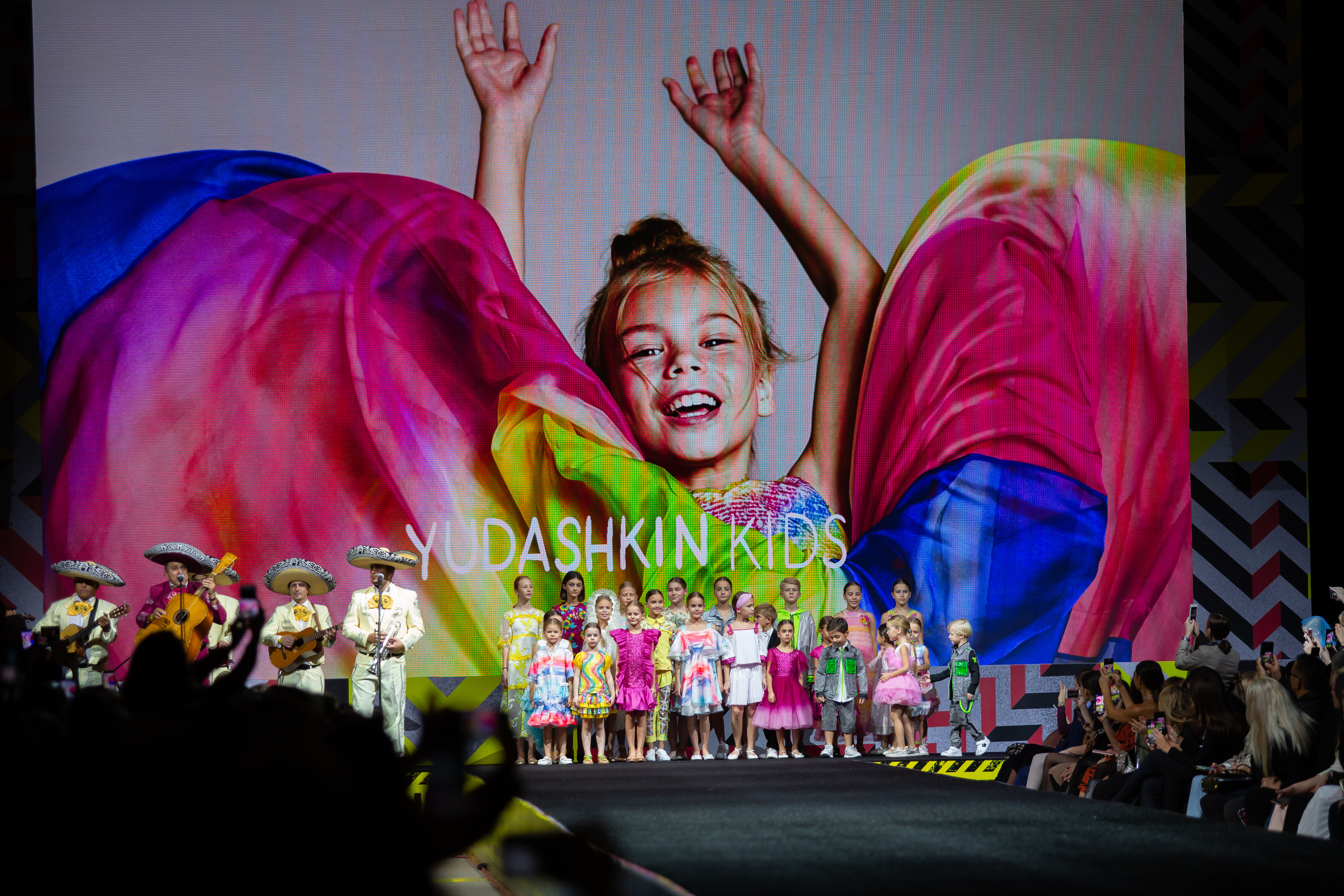 Новая детская коллекция от Валентина Юдашкина. Photographer Sonkina Tatiana (Tanya Ash)